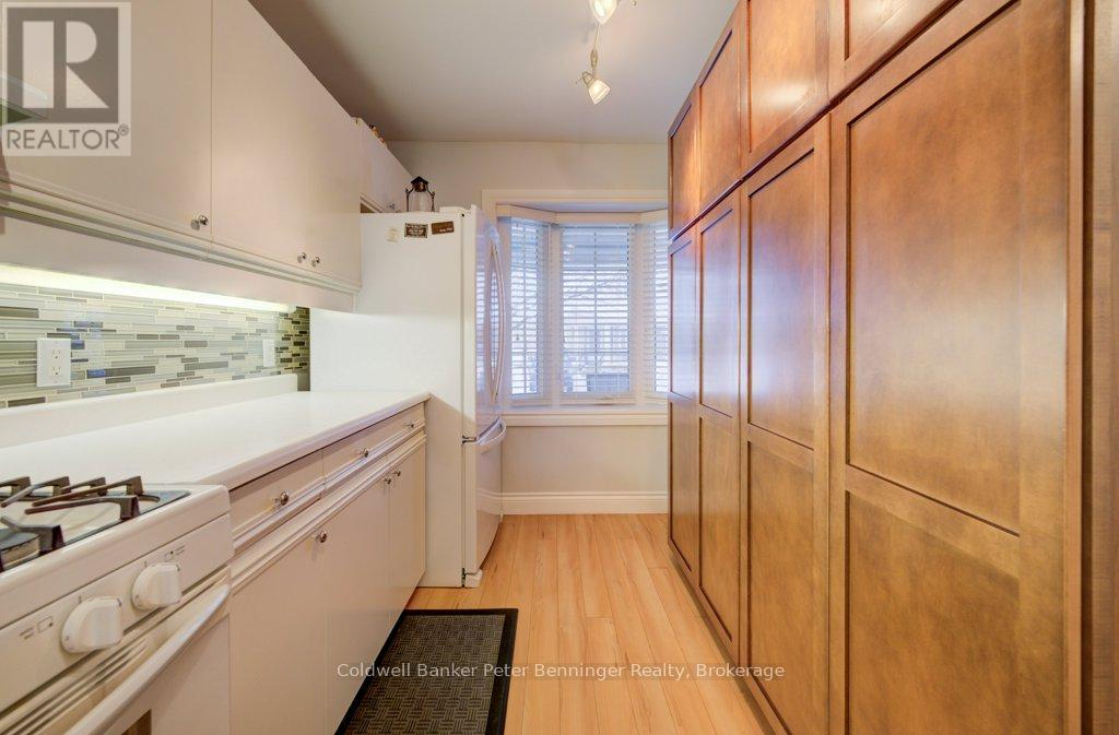 #16 874 ARLINGTON STREET - 9