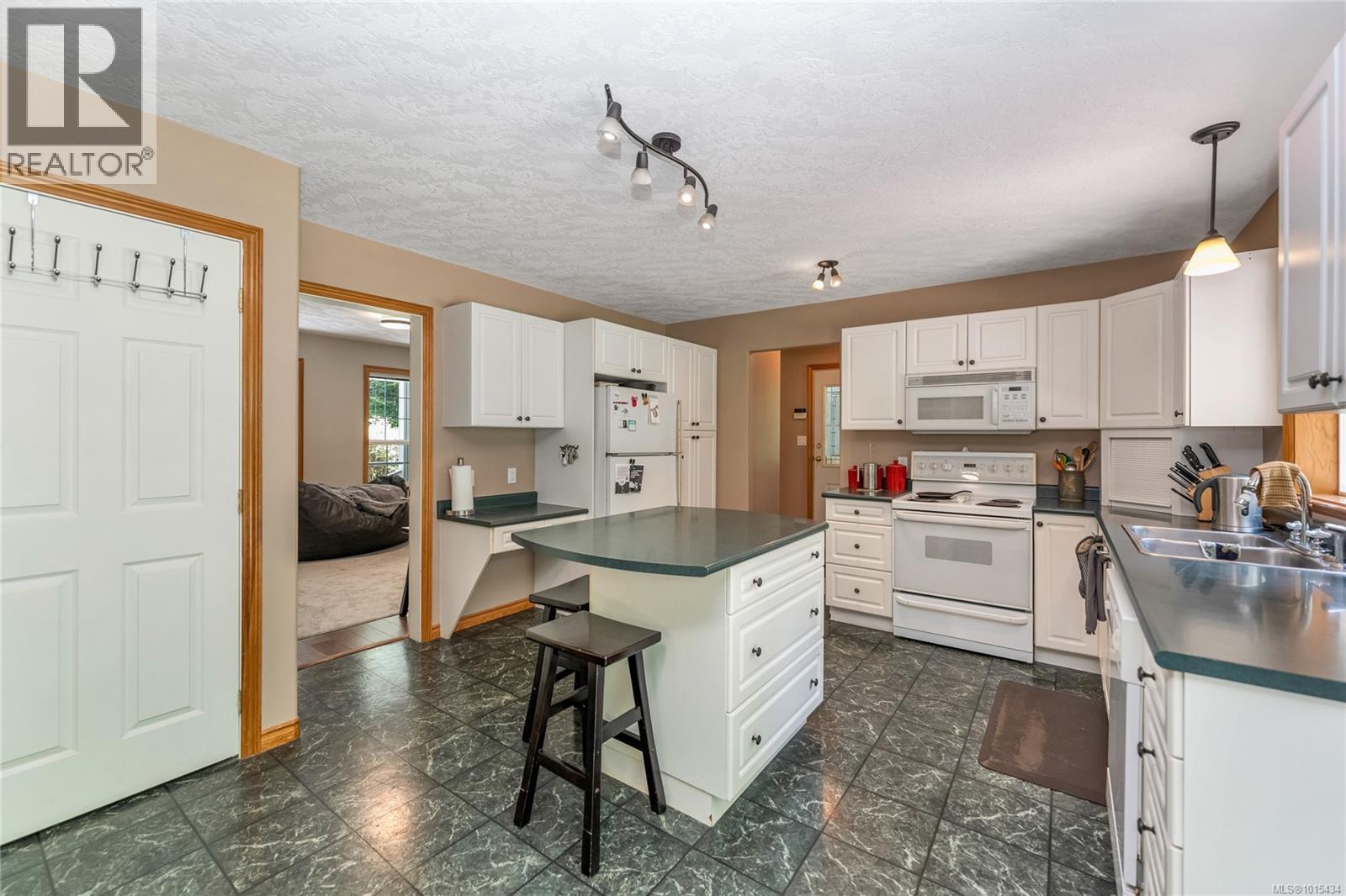 1850 Lakewood Rd, Shawnigan Lake