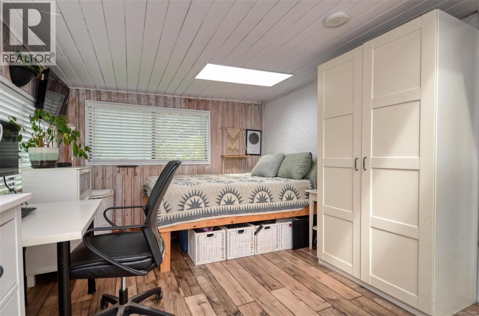  271 Battleford Avenue, Saanich