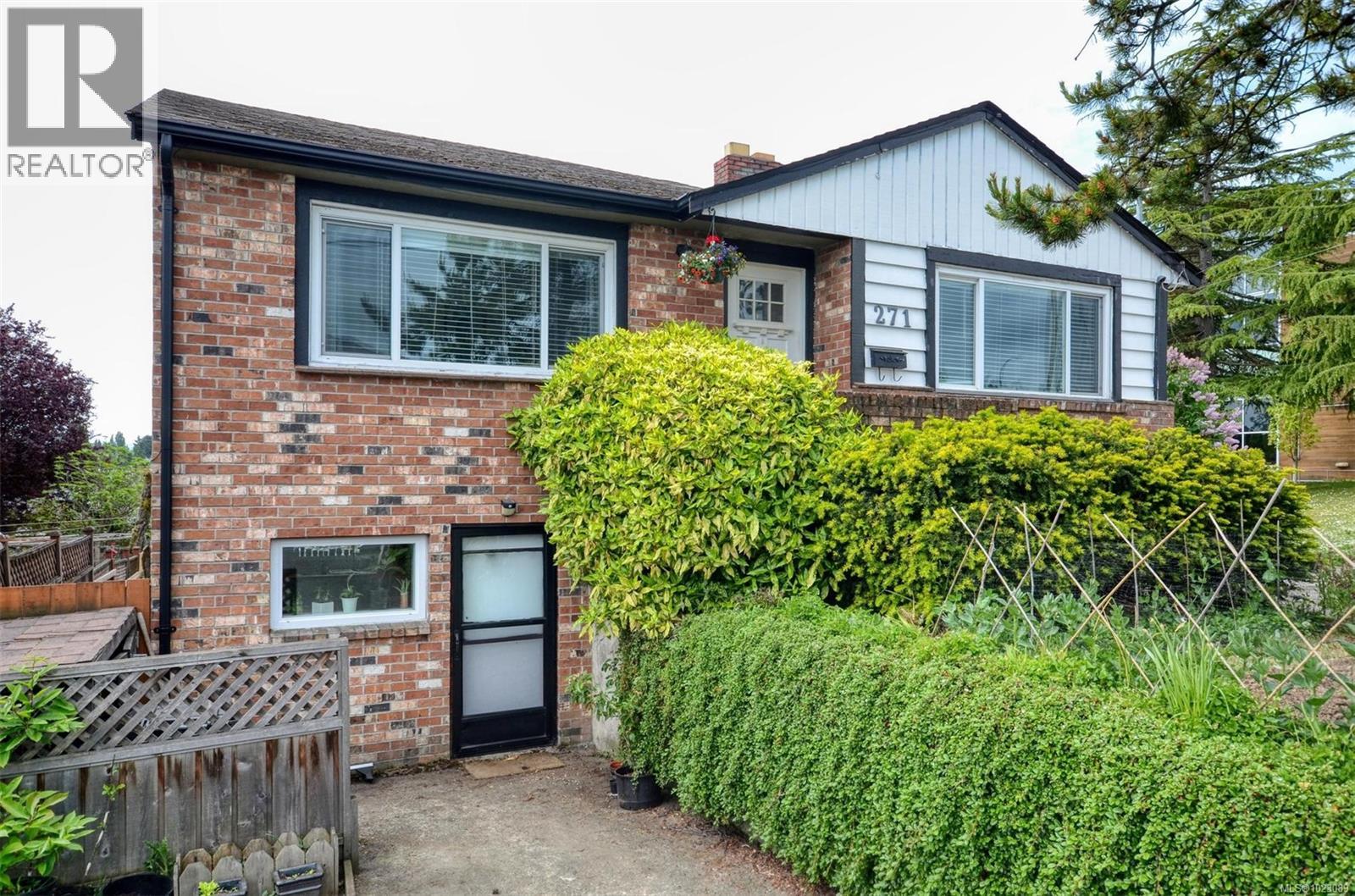  271 Battleford Avenue, Saanich