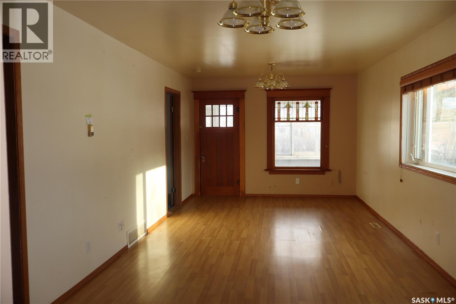 52 2ND AVENUE NE - 6