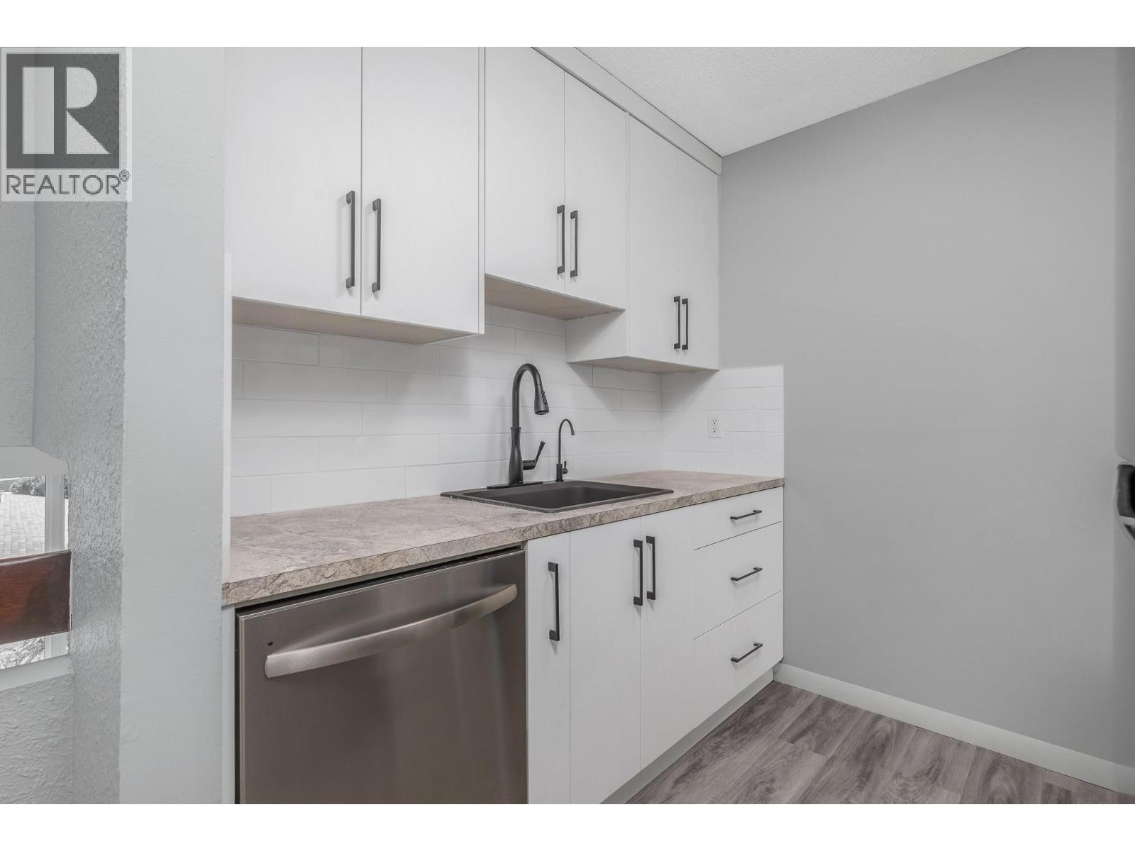 #49 3800 40 Avenue - 6