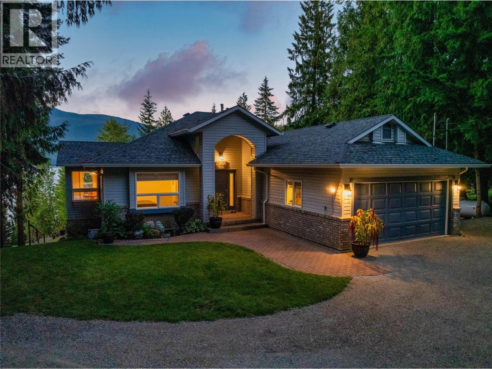  4283 Eagle Bay Road, Eagle Bay