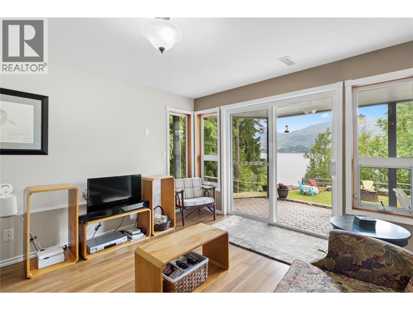  4283 Eagle Bay Road, Eagle Bay