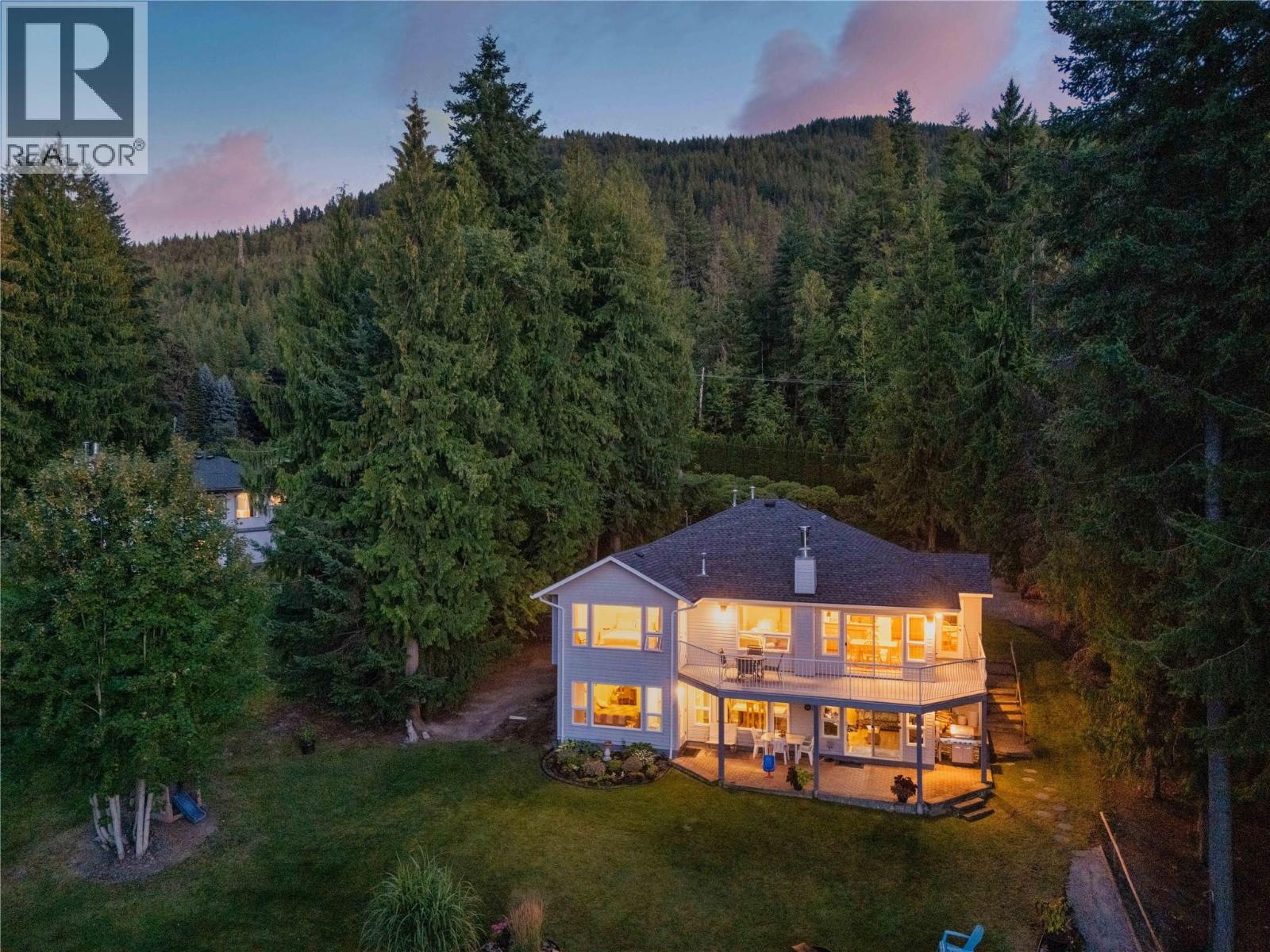  4283 Eagle Bay Road, Eagle Bay