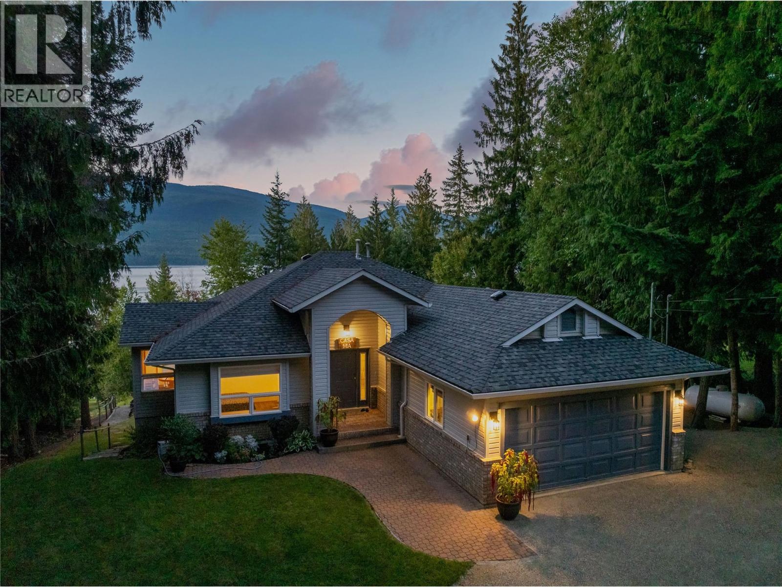  4283 Eagle Bay Road, Eagle Bay