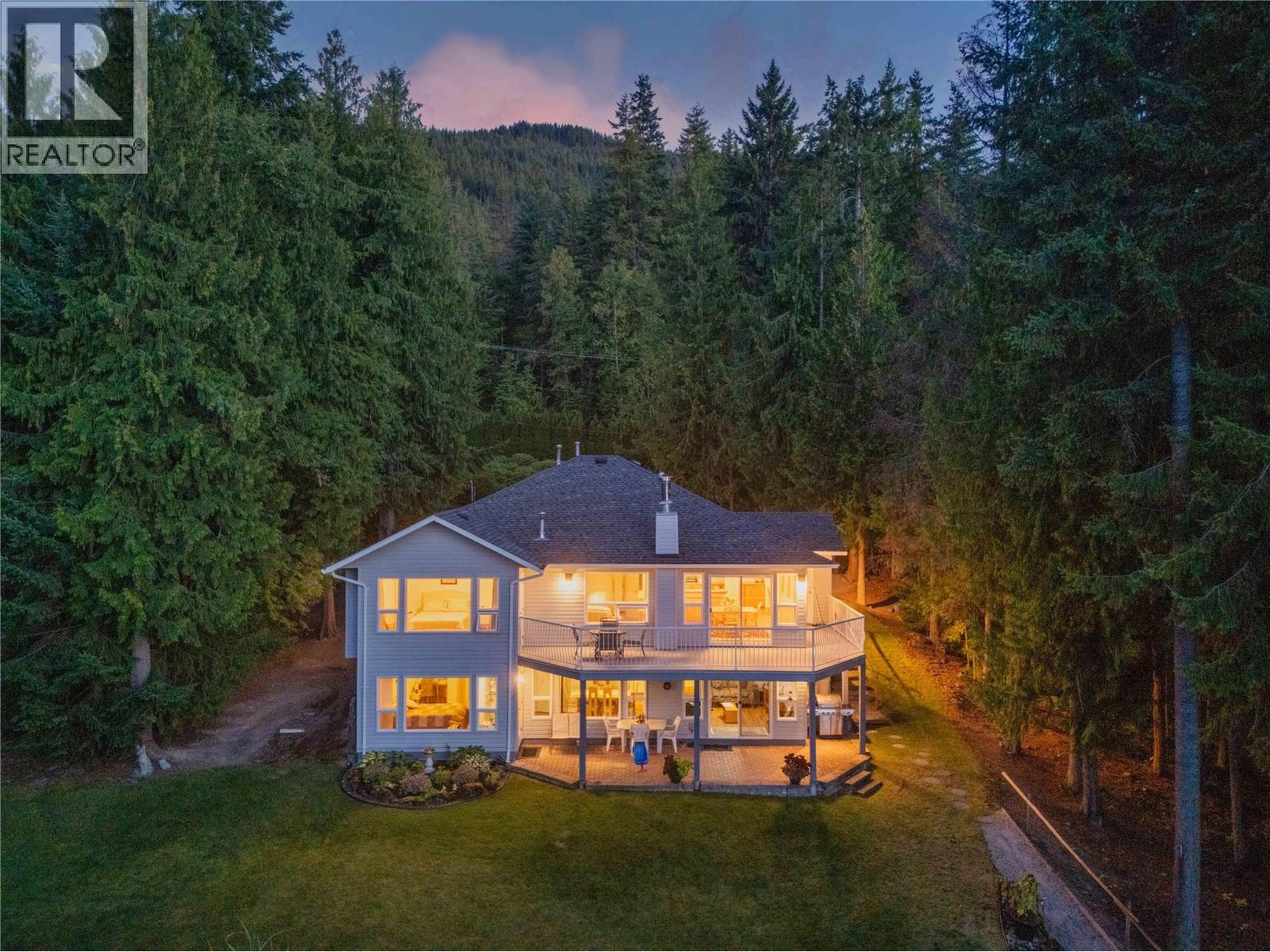  4283 Eagle Bay Road, Eagle Bay