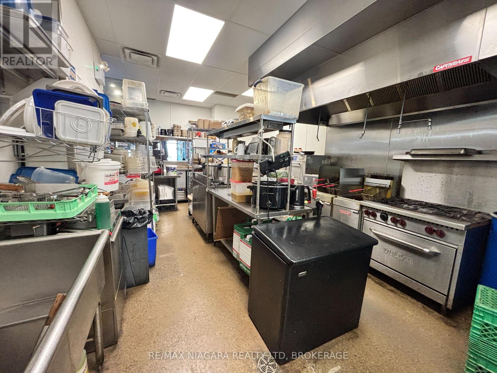 UNIT #4 - 1356 SOUTH SERVICE ROAD S — photo 21
