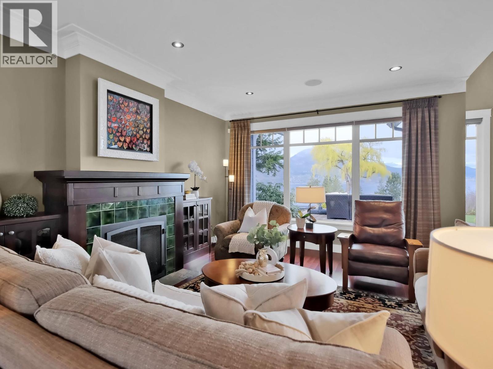 162 VANCOUVER Place - 11