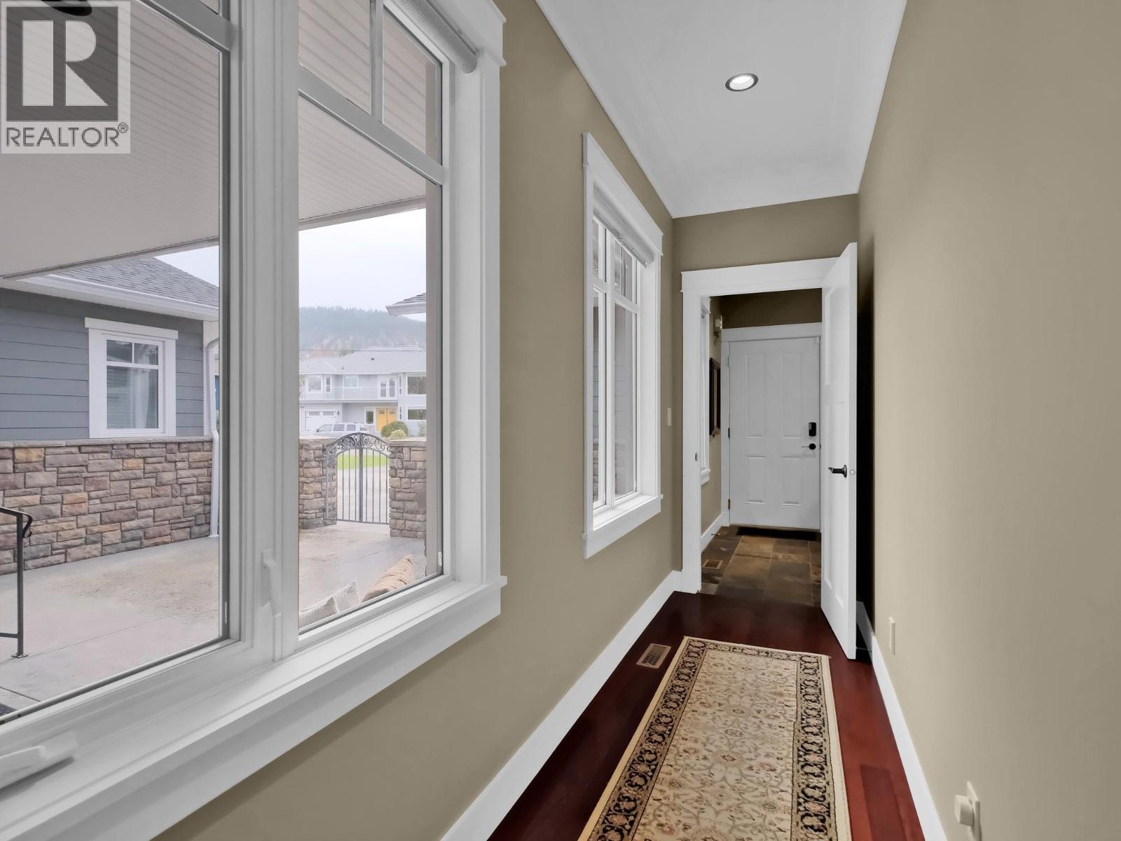 162 VANCOUVER Place - 21