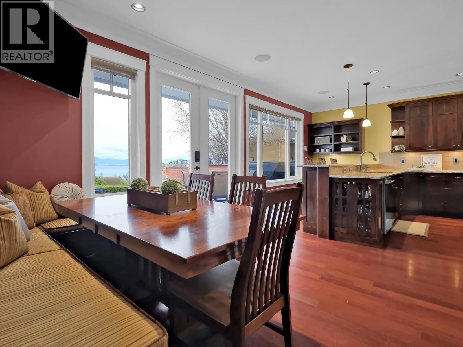 162 VANCOUVER Place - 26