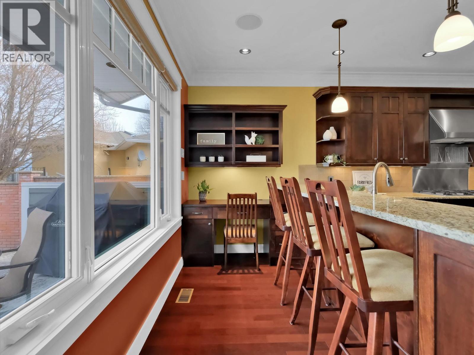 162 VANCOUVER Place - 31