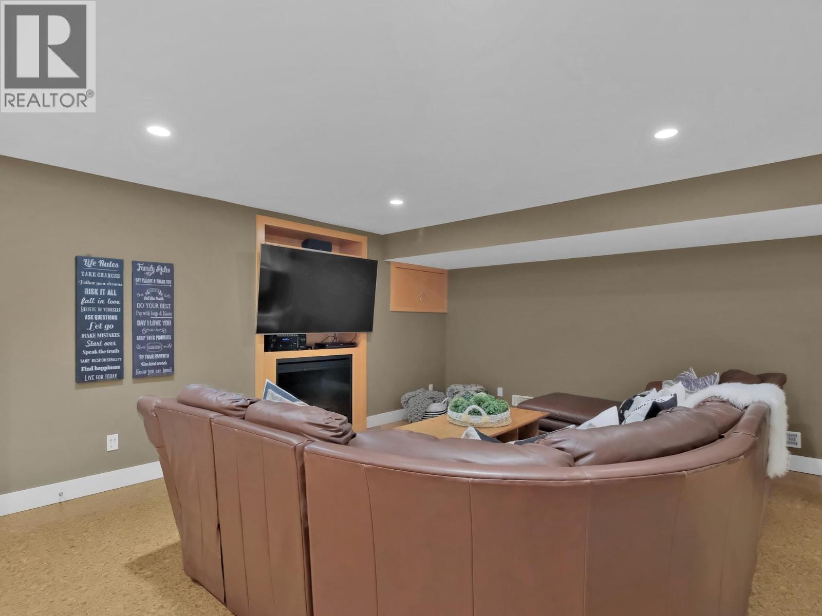 162 VANCOUVER Place, Penticton