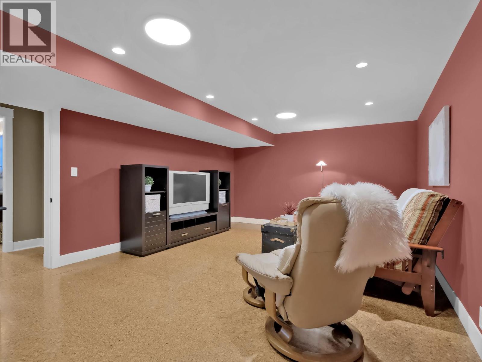 162 VANCOUVER Place - 52