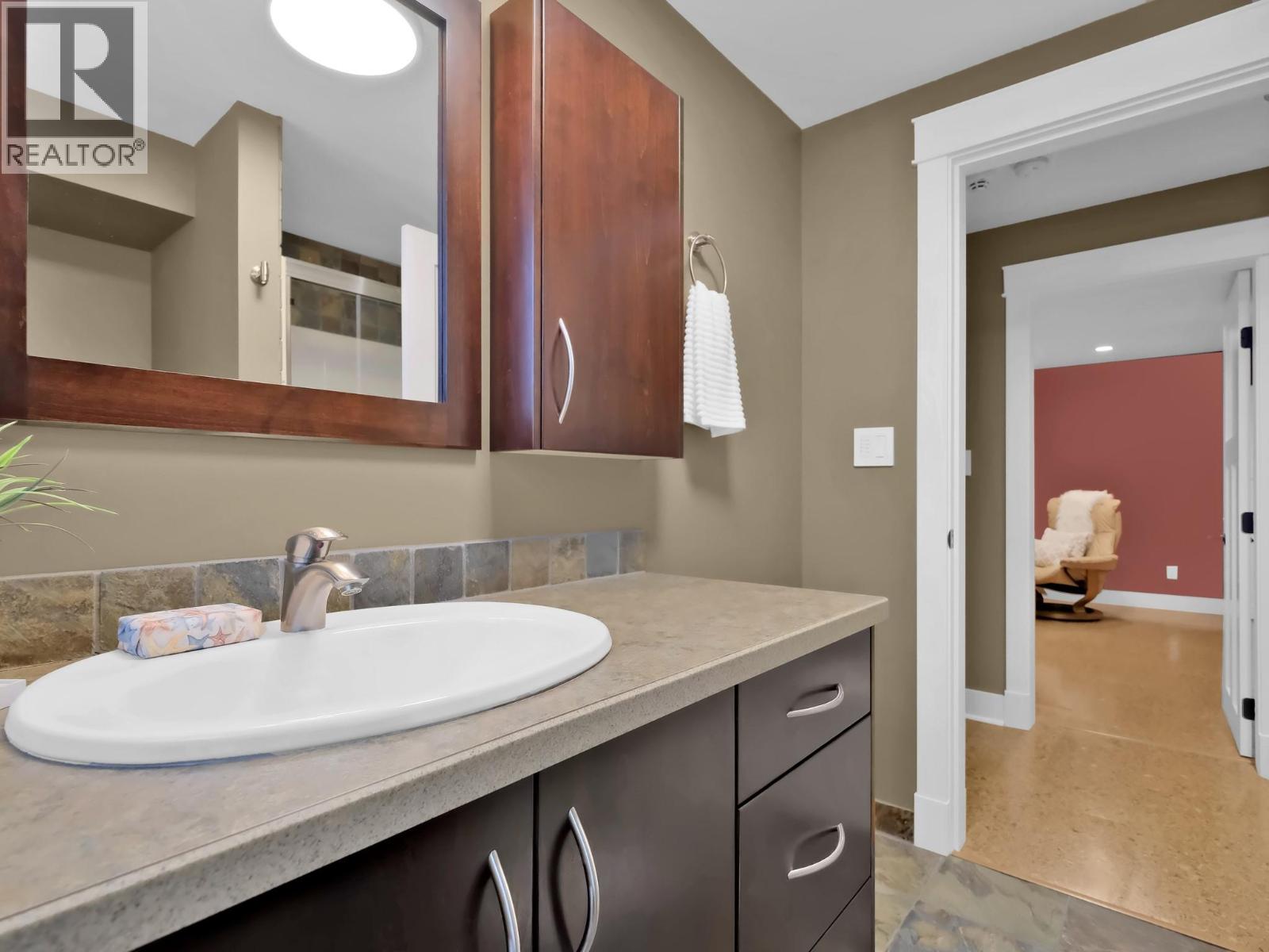 162 VANCOUVER Place, Penticton