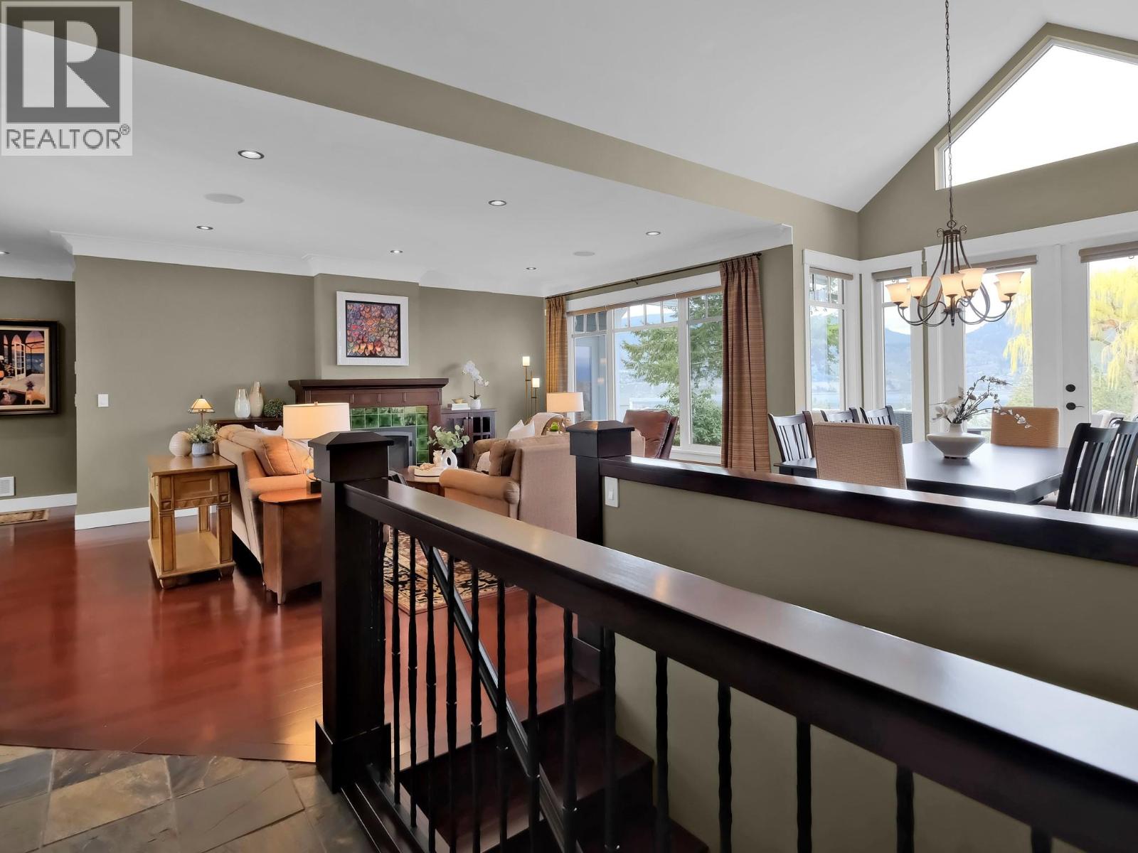 162 VANCOUVER Place - 6