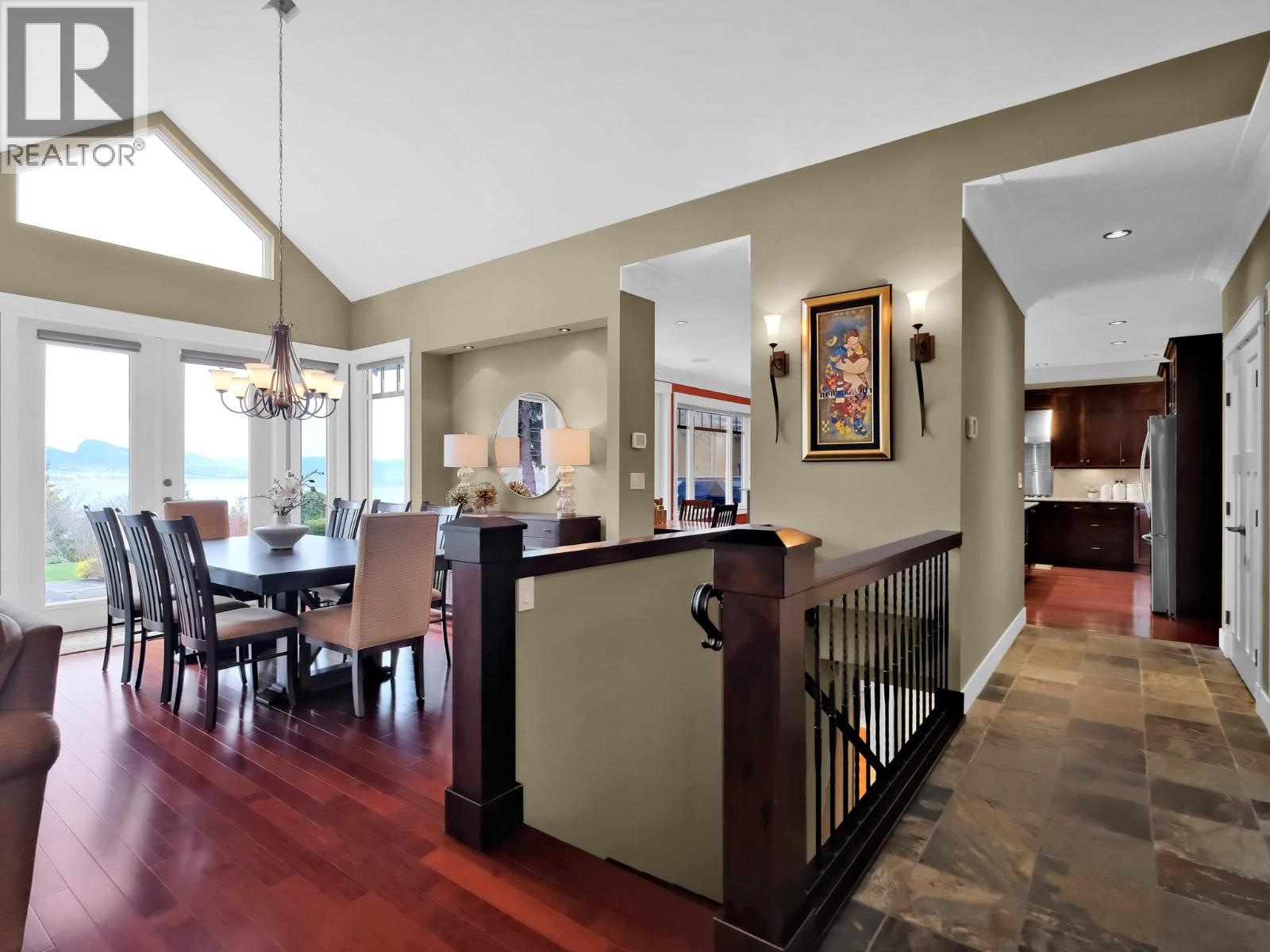 162 VANCOUVER Place - 9