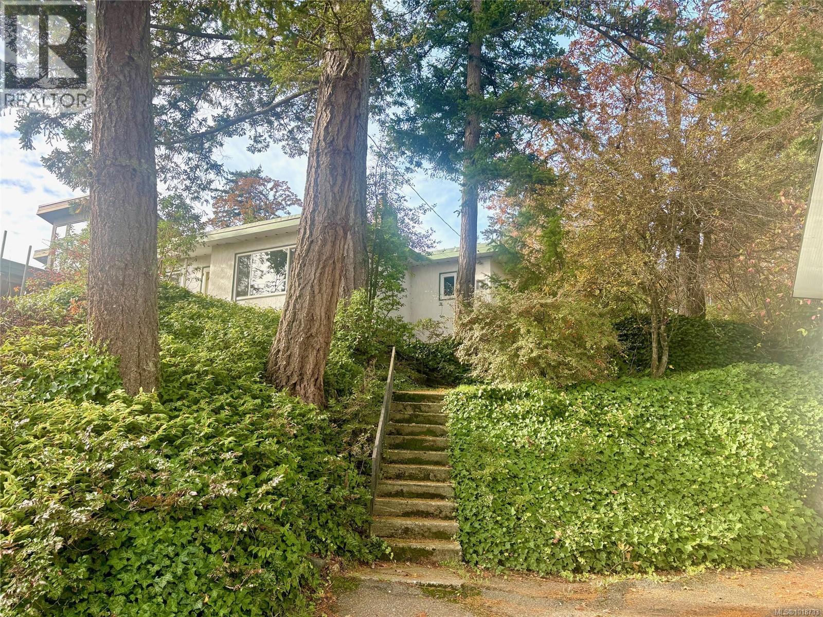  3904 Wilkinson Road, Saanich