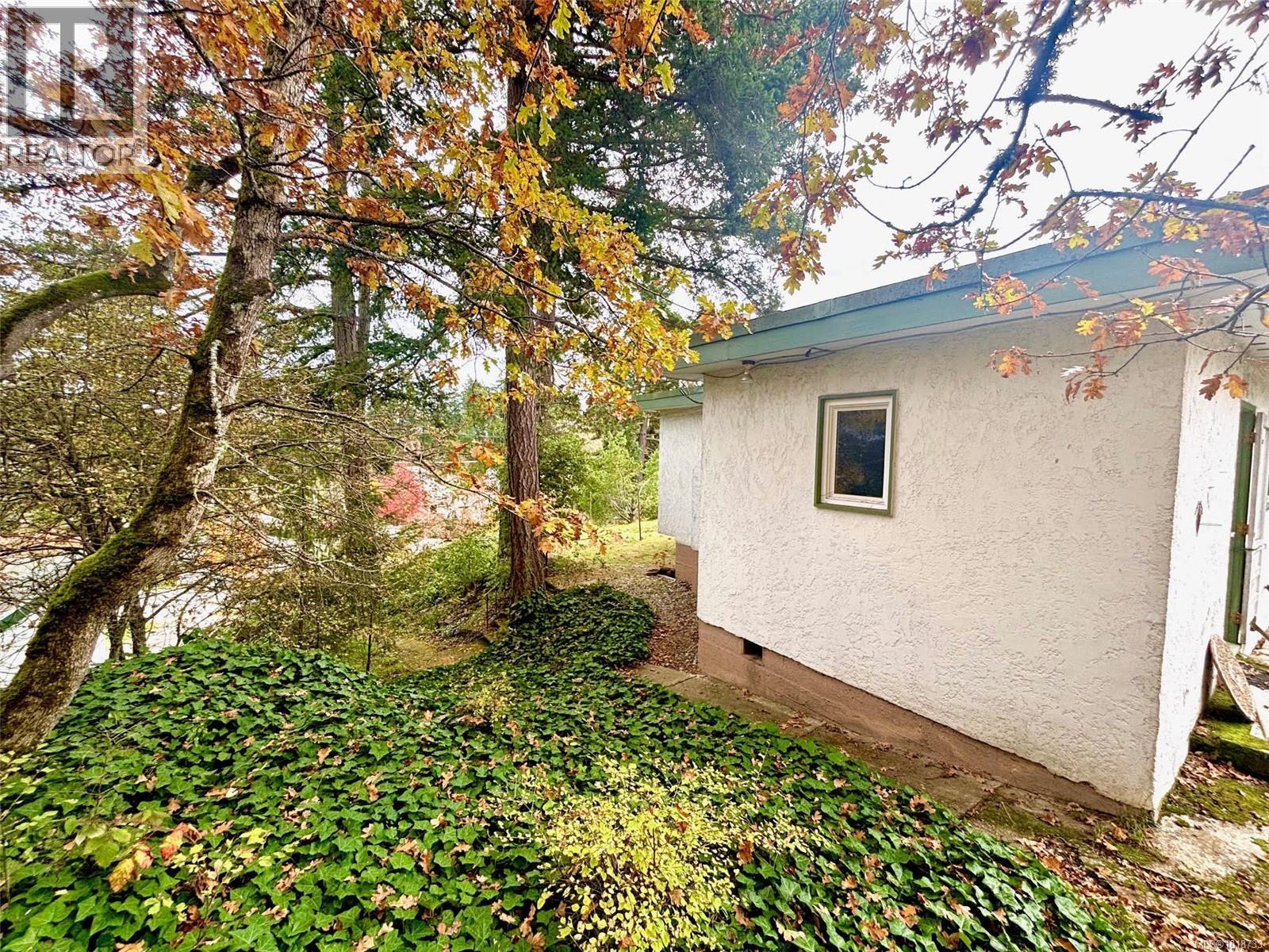  3904 Wilkinson Road, Saanich