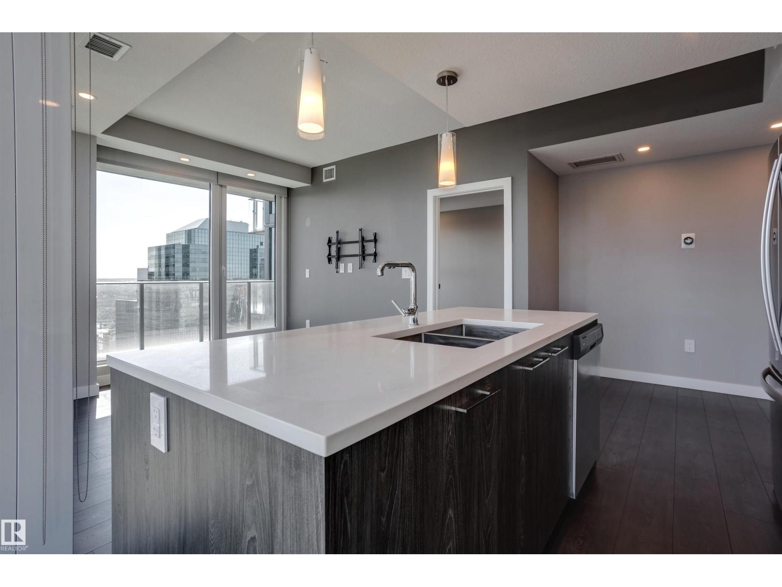 
          3303 10180 103 Street NW
            <br/>
            <span>Edmonton</span>
            , 
            <span>AB</span>
             <span>T5J0L1</span>
         - Photo 33