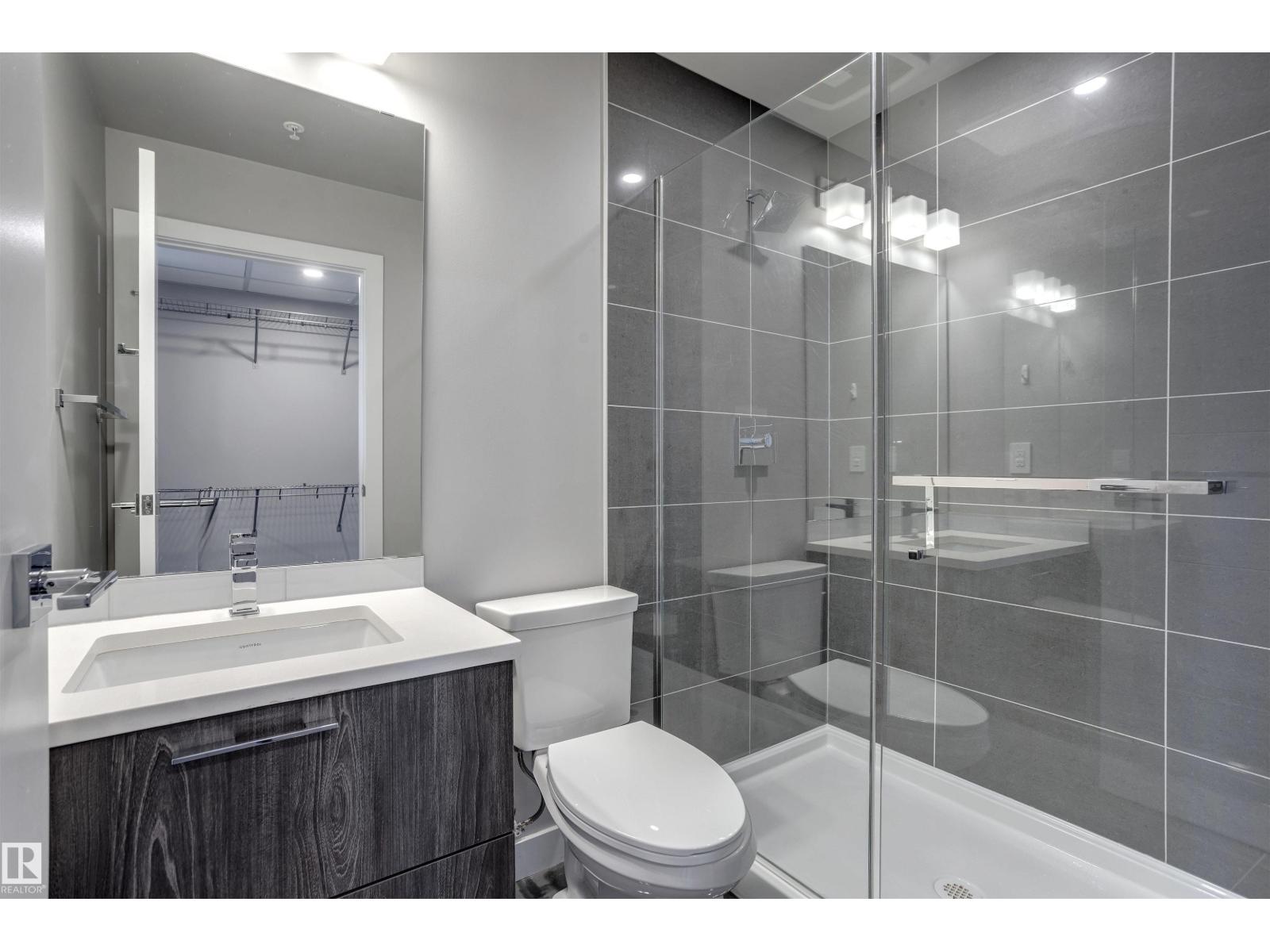 
          3303 10180 103 Street NW
            <br/>
            <span>Edmonton</span>
            , 
            <span>AB</span>
             <span>T5J0L1</span>
         - Photo 26