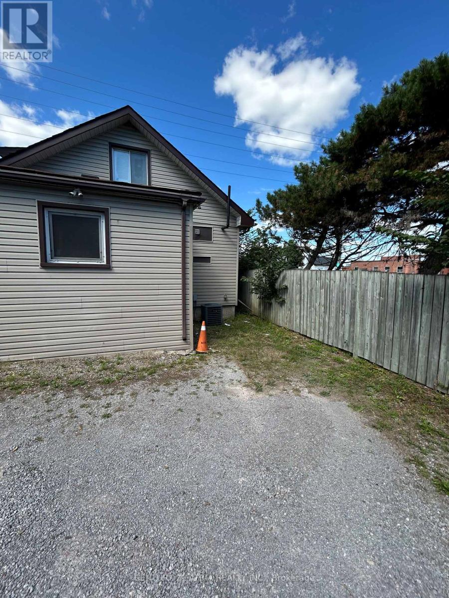 41 BLOOR STREET E - 8