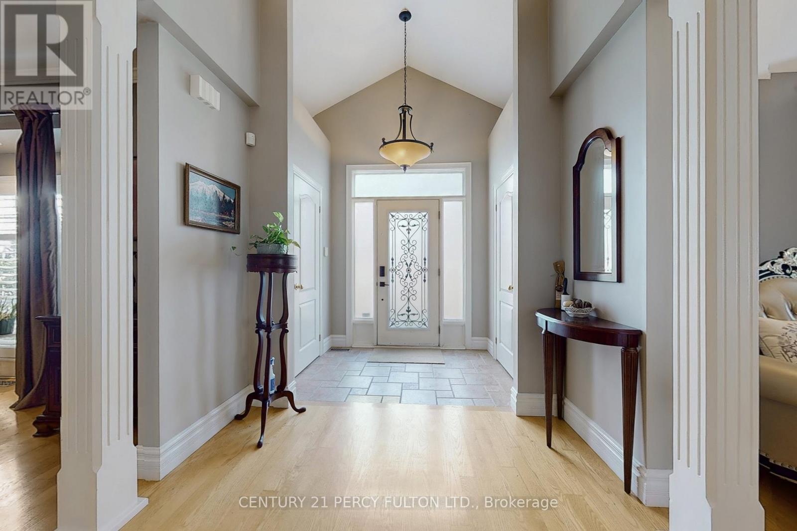 1832 CHESBRO COURT - Photo 2 of 50, Mississauga (Sheridan), Ontario