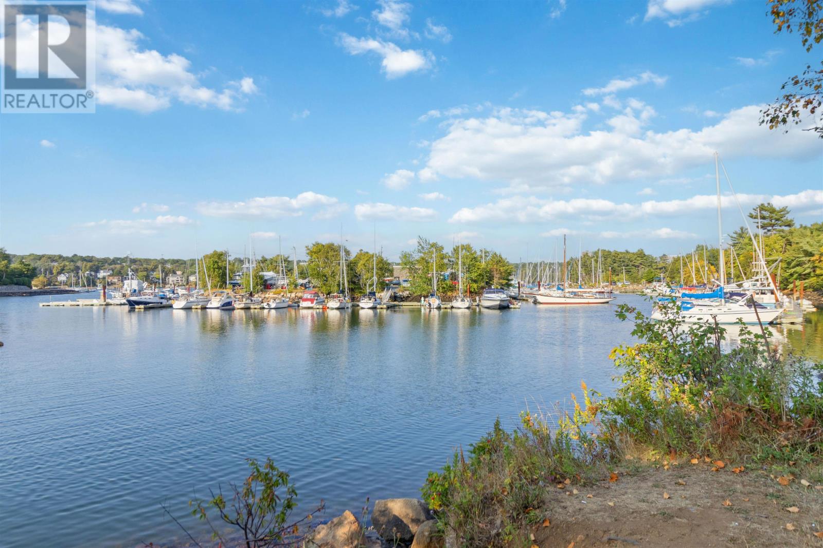 Property 26 of 31 of 407 12 Spinnaker Drive