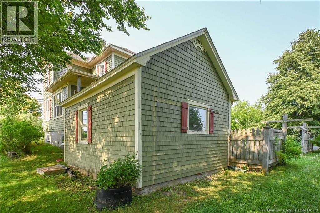 98 Saint-Pierre Ouest Boulevard - Photo 4 of 50, Caraquet, New Brunswick