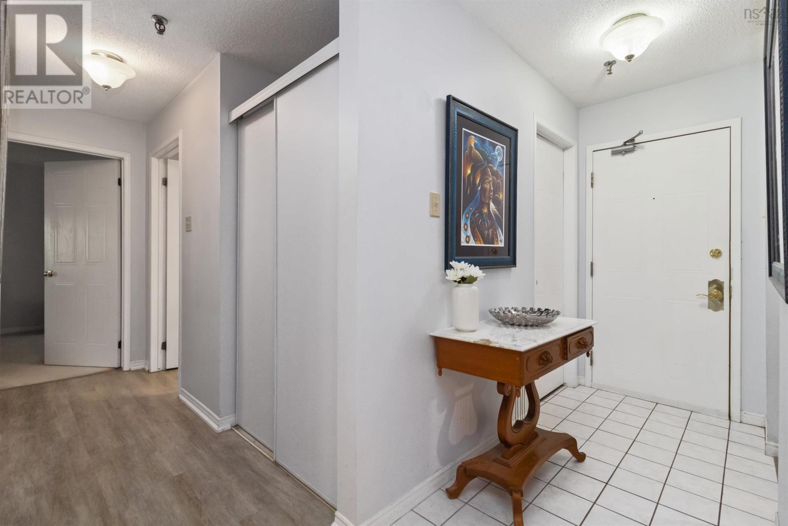 Property 14 of 31 of 407 12 Spinnaker Drive