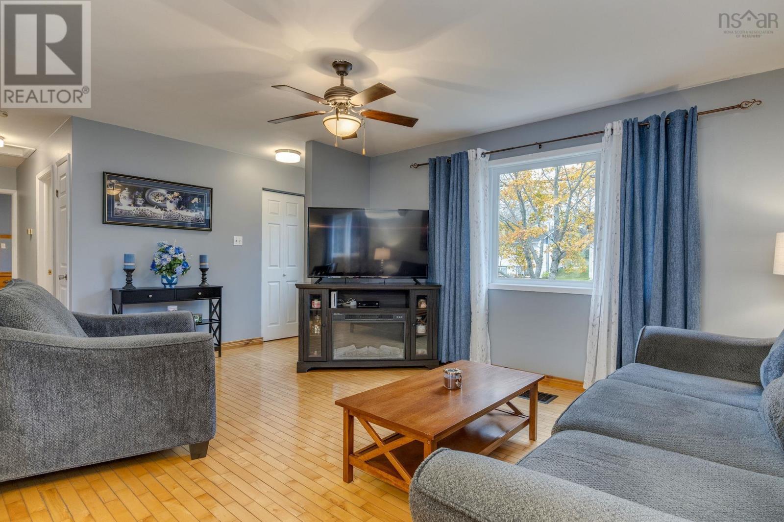 Property 9 of 37 of 85 Poplar Drive