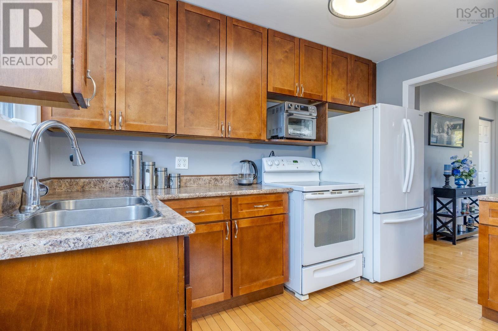 Property 13 of 37 of 85 Poplar Drive