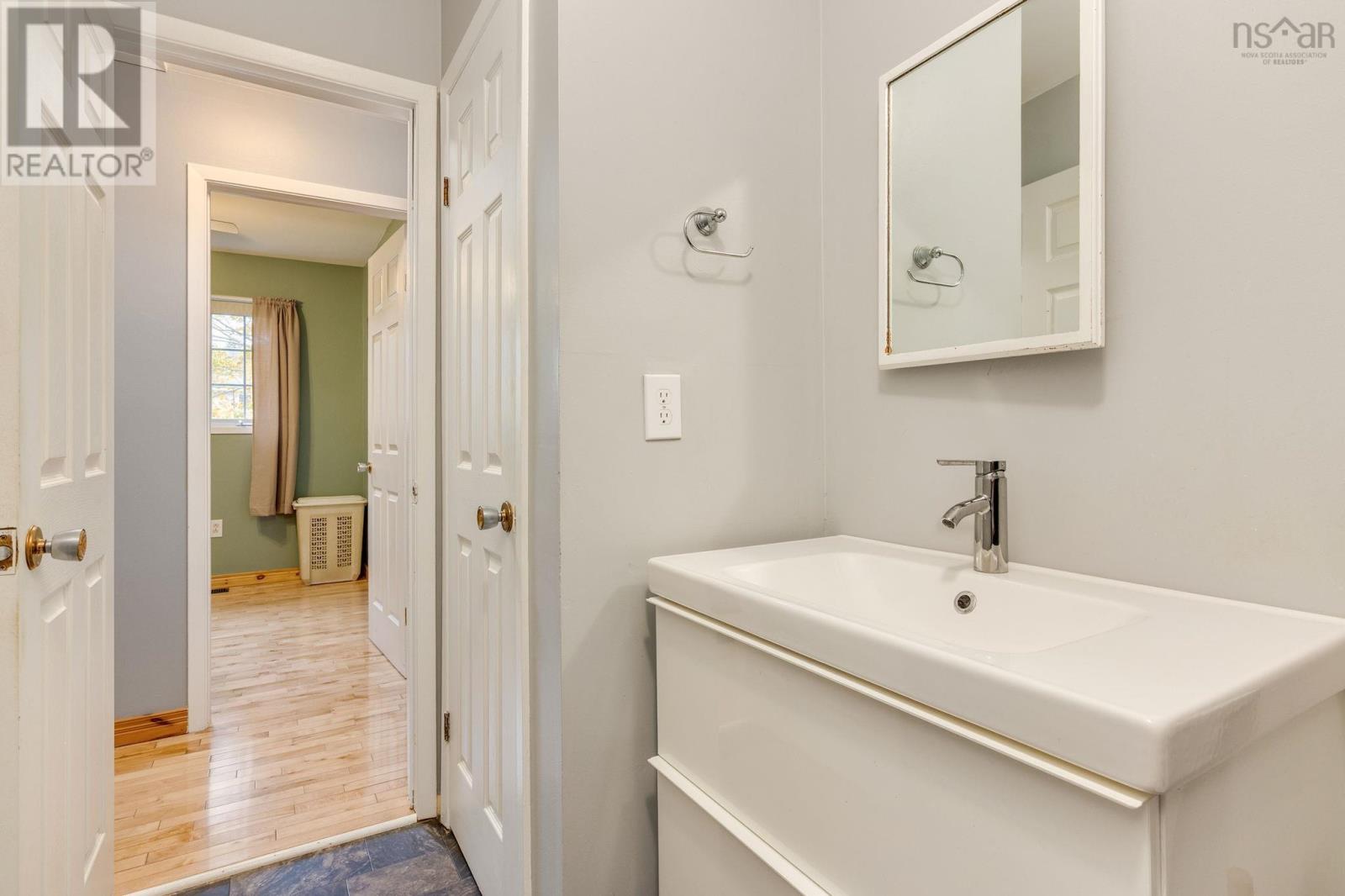 Property 18 of 37 of 85 Poplar Drive