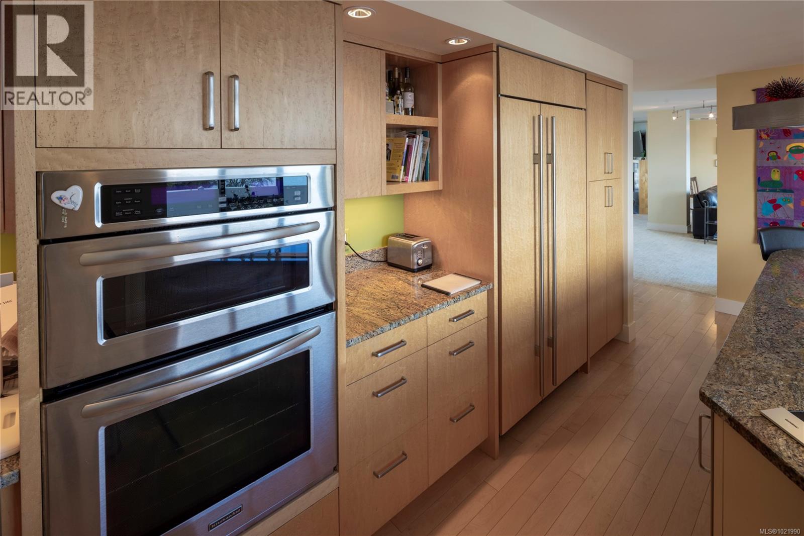 503 2605 Windsor Road, Oak Bay