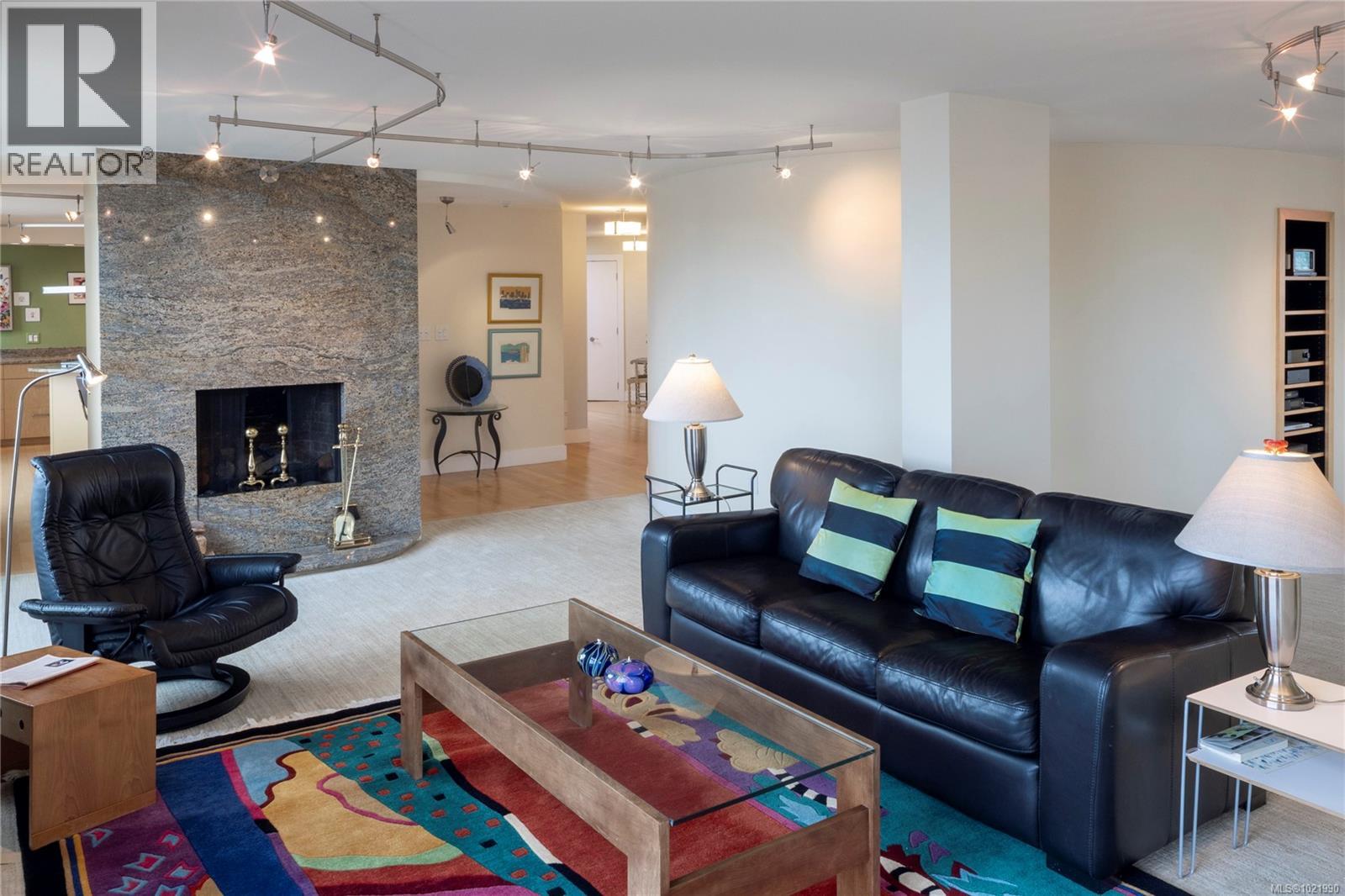 503 2605 Windsor Road, Oak Bay