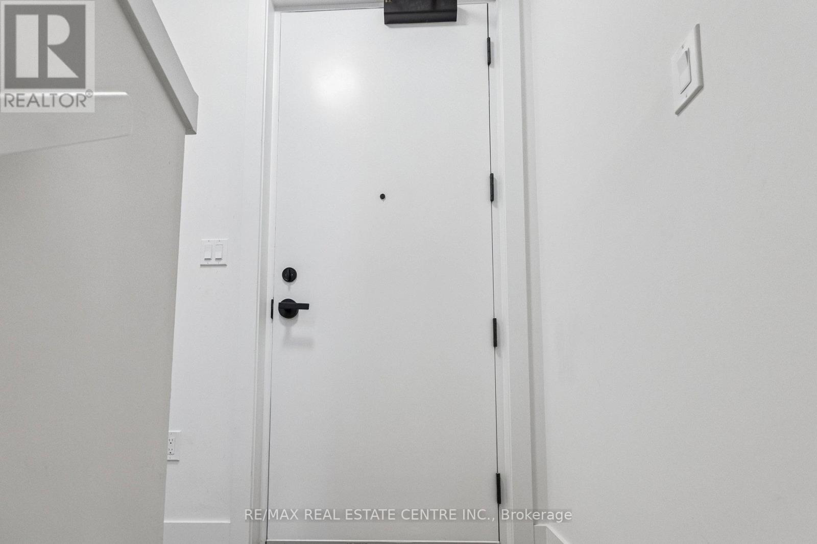 99 Roger Unit 62 photo 5