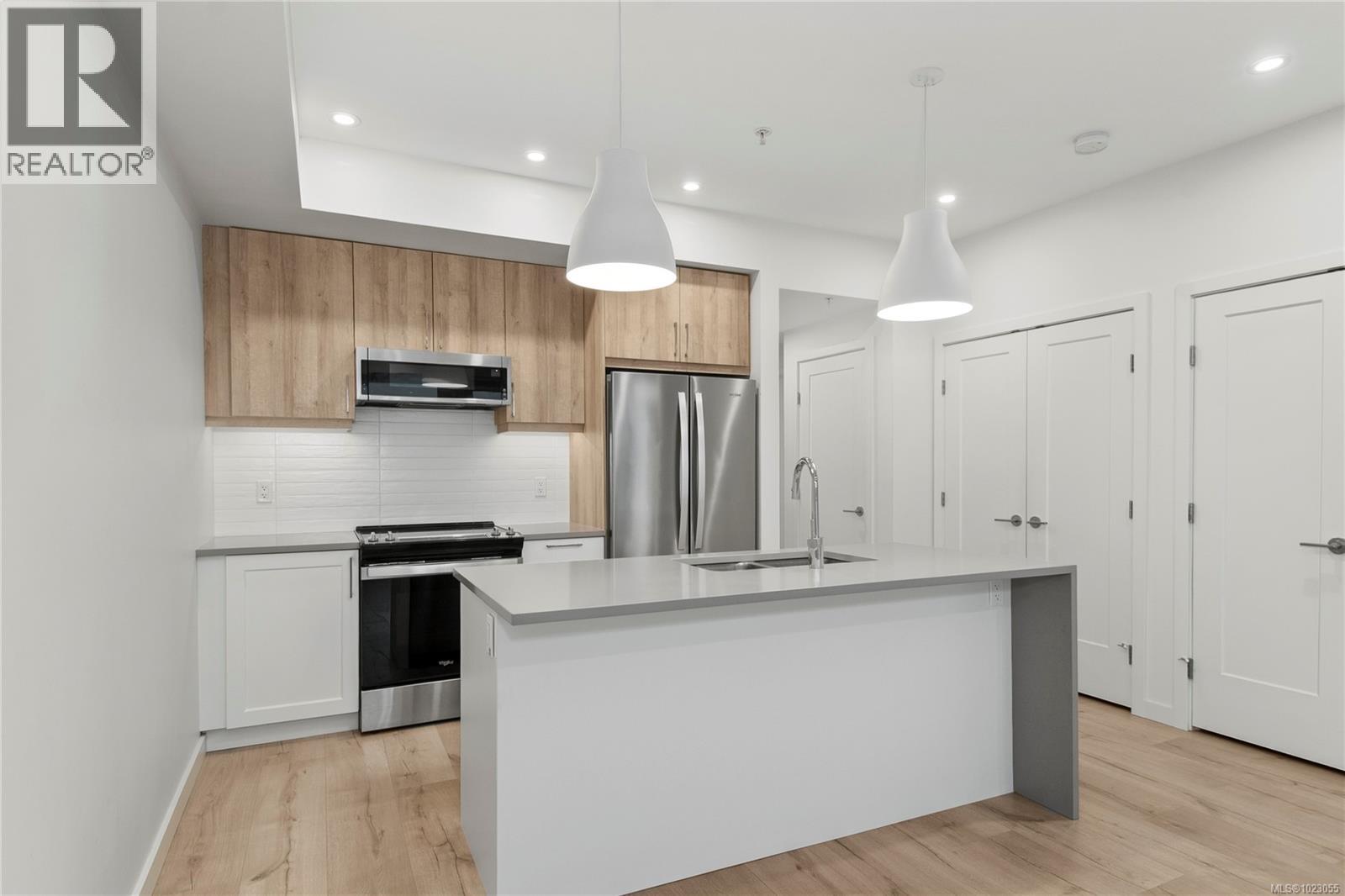 505 536 Island Hwy S, Campbell River