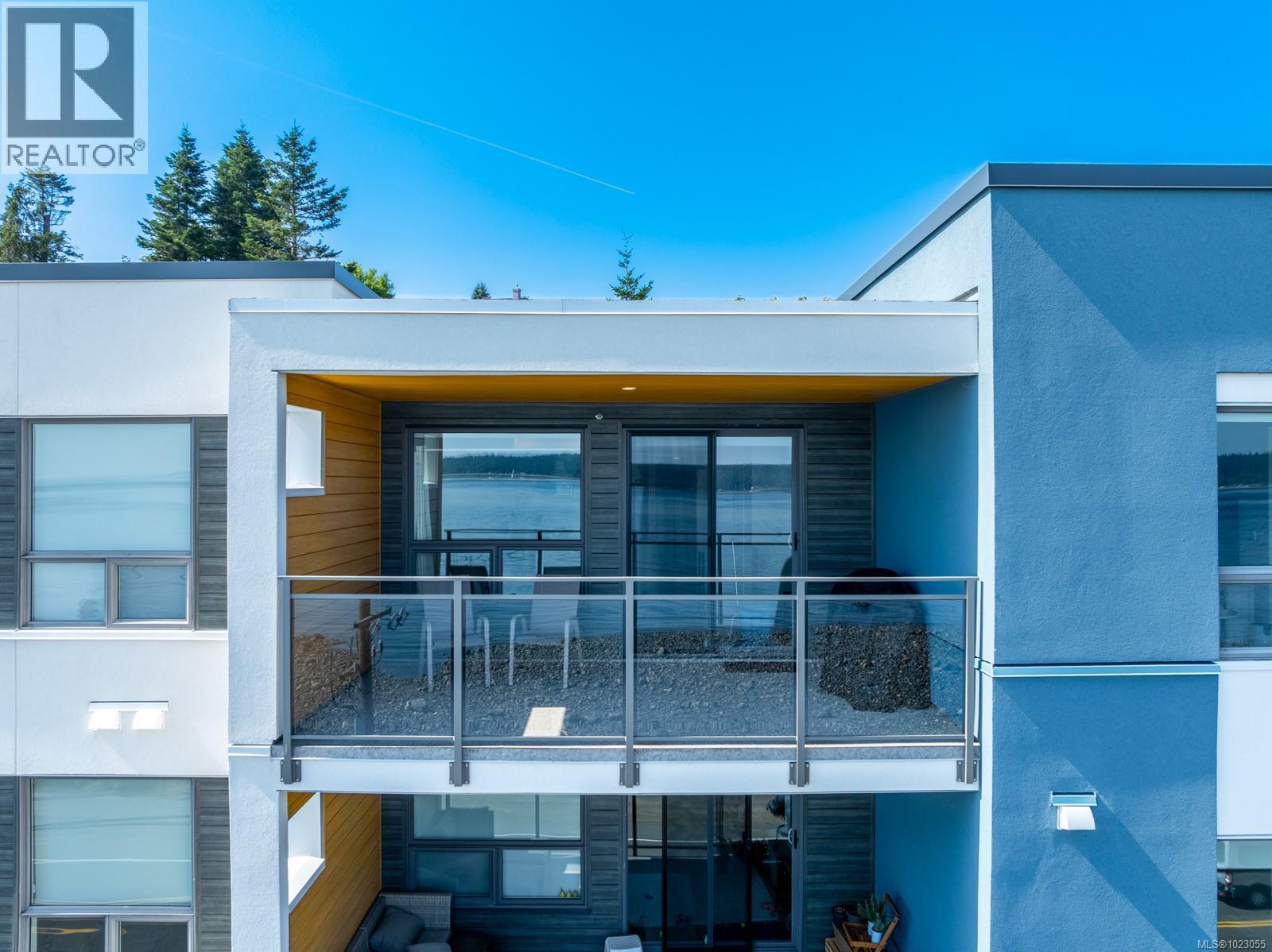 #505 536 ISLAND HWY S - 25