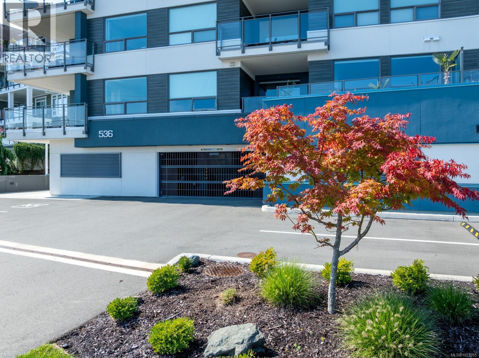 #505 536 ISLAND HWY S - 32