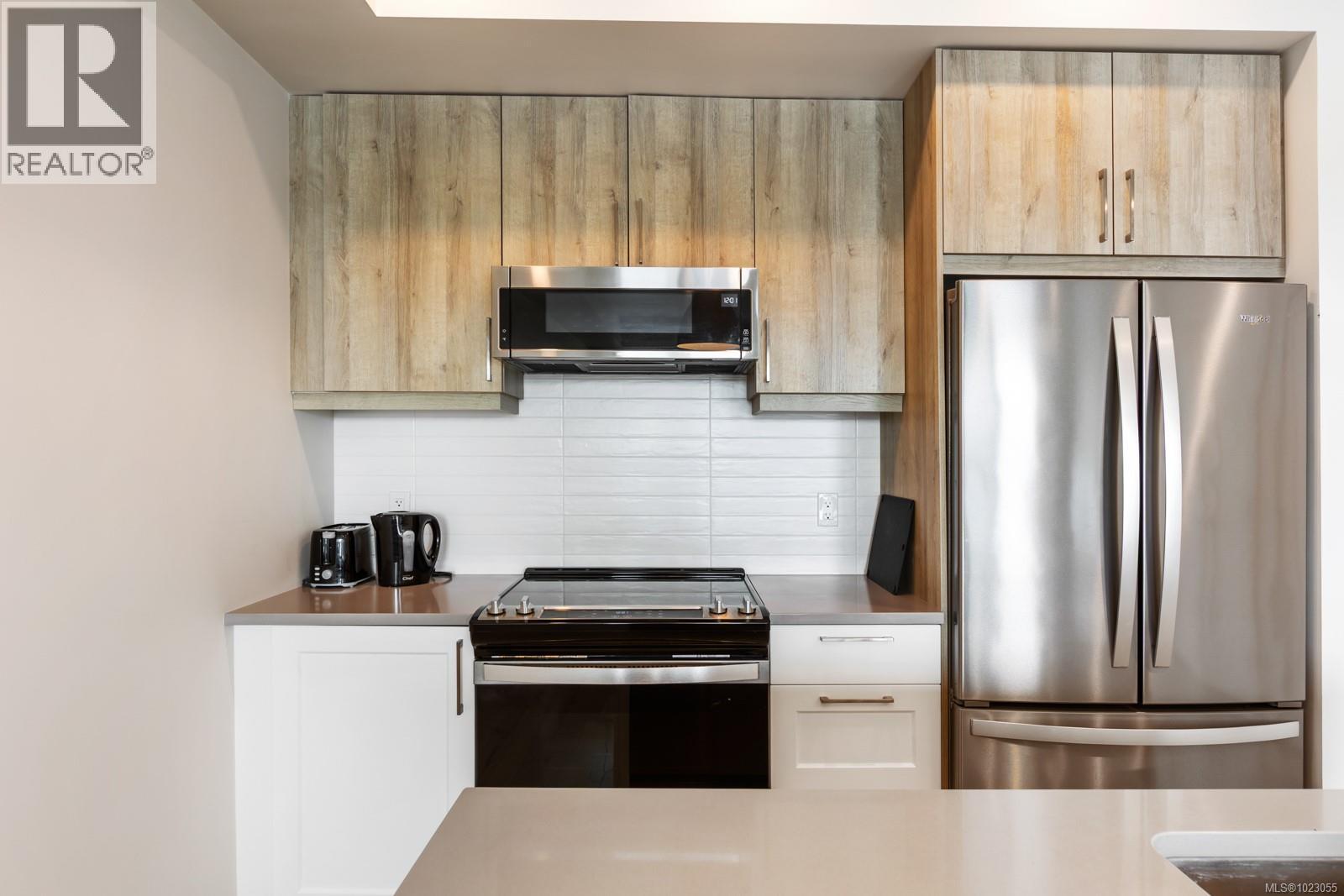 #505 536 ISLAND HWY S - 8