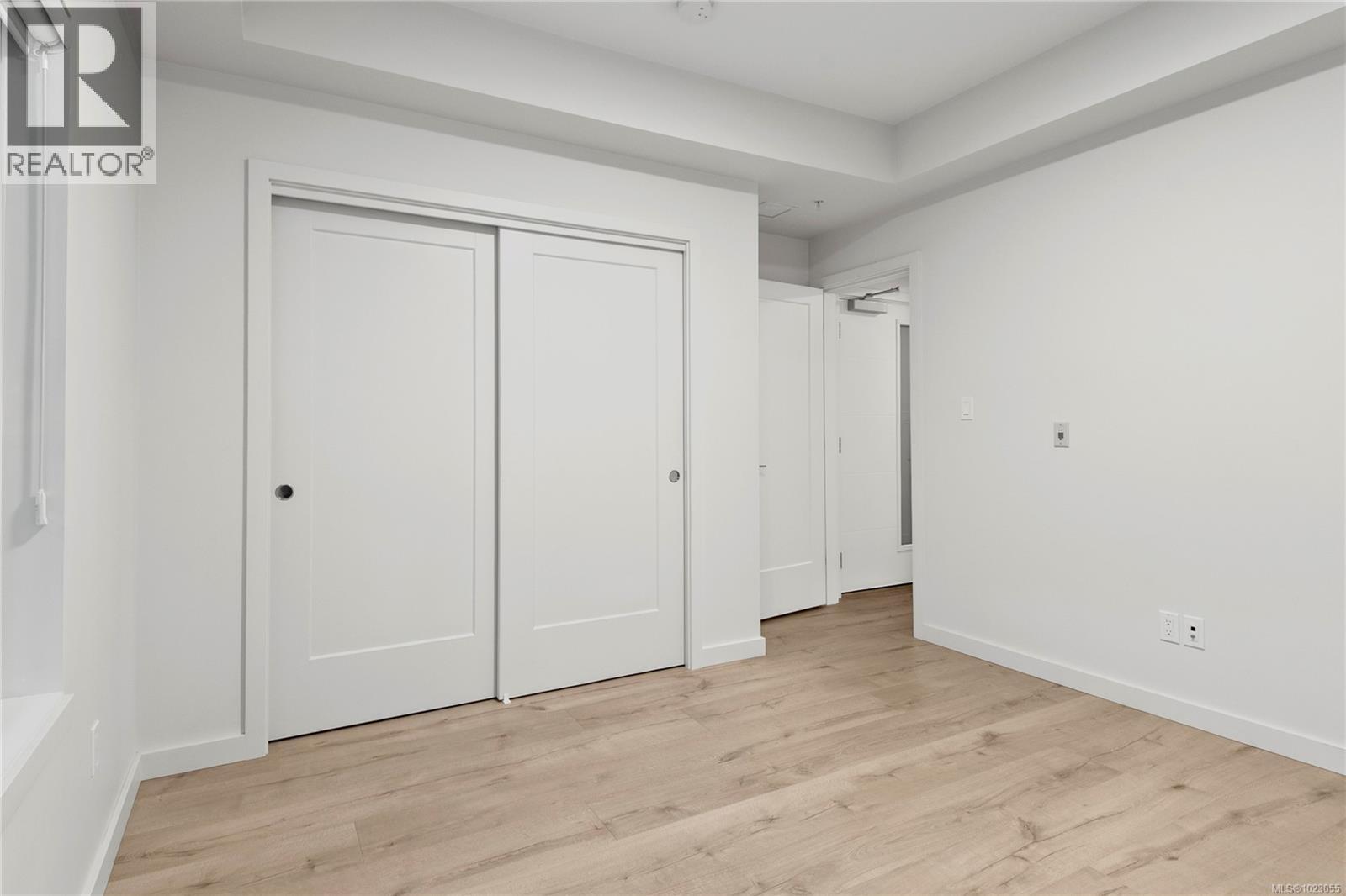 #505 536 ISLAND HWY S - 9