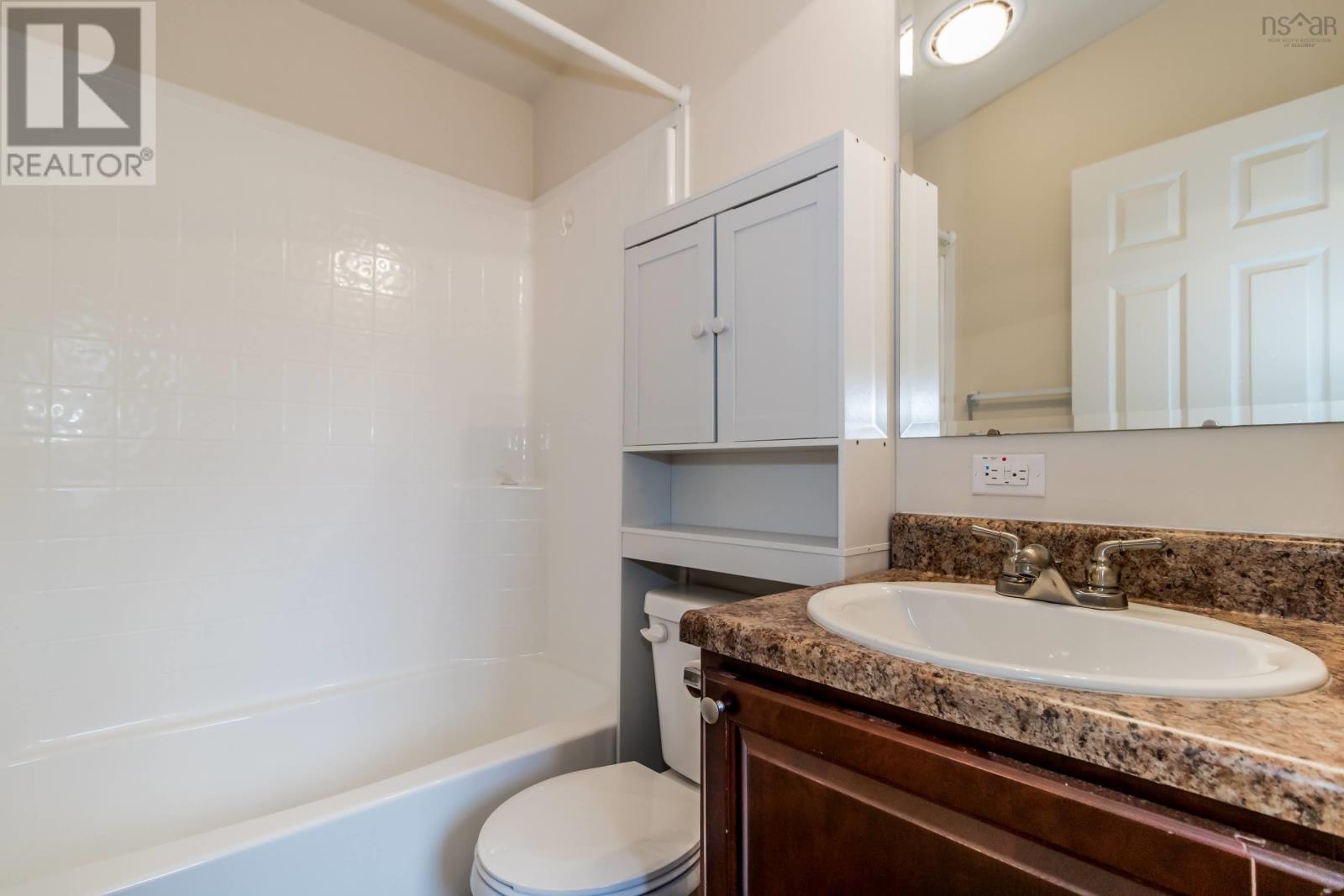 Property 16 of 43 of 912 Ruggles Road