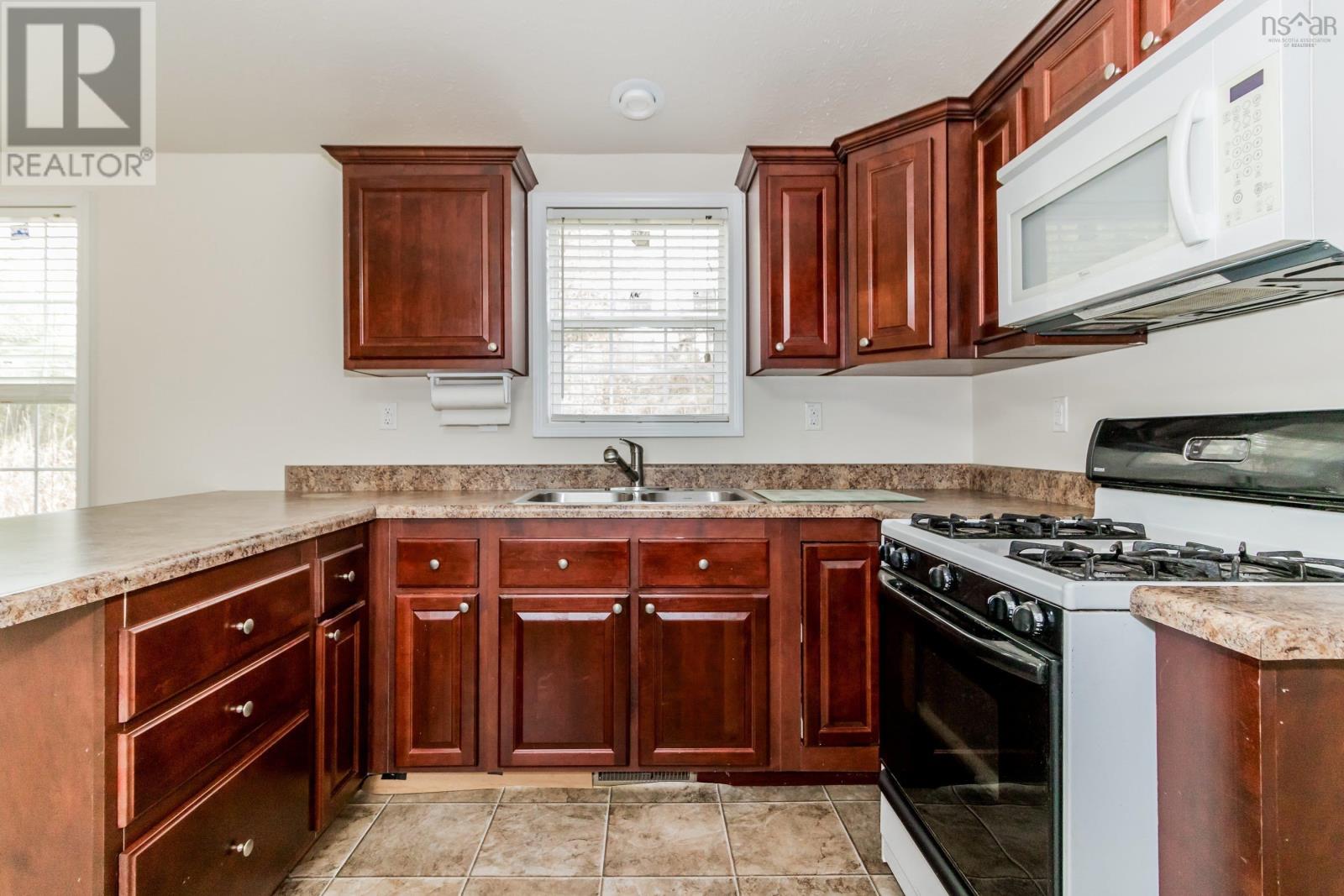 Property 3 of 43 of 912 Ruggles Road