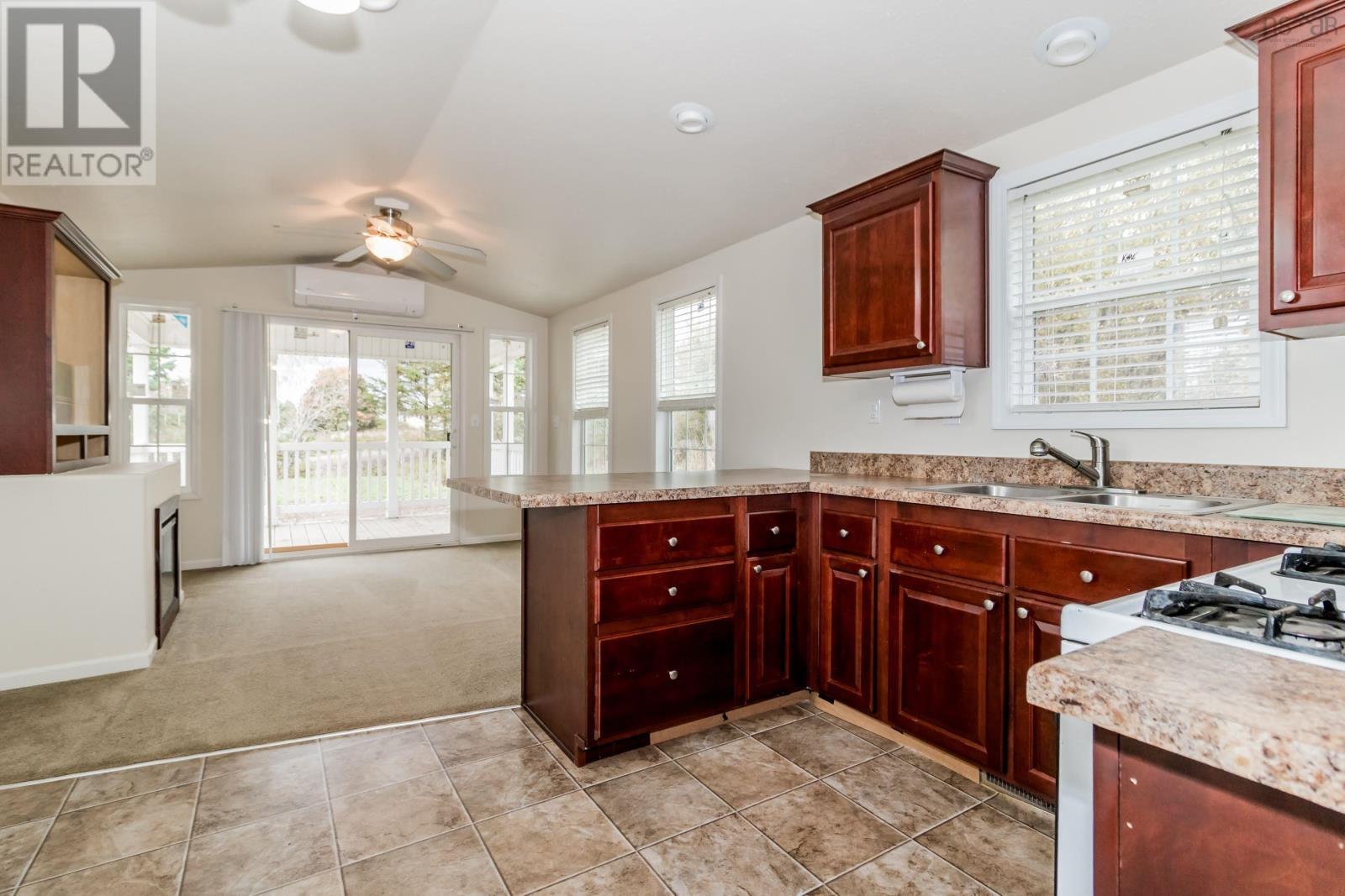 Property 4 of 43 of 912 Ruggles Road