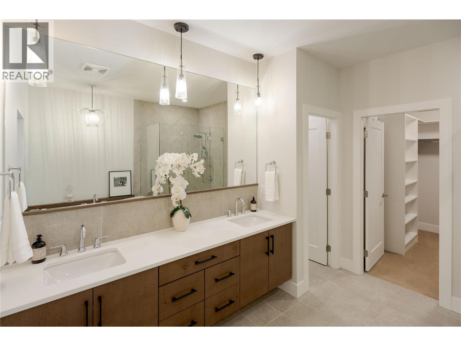  456 Sparrow Hawk Court, Kelowna