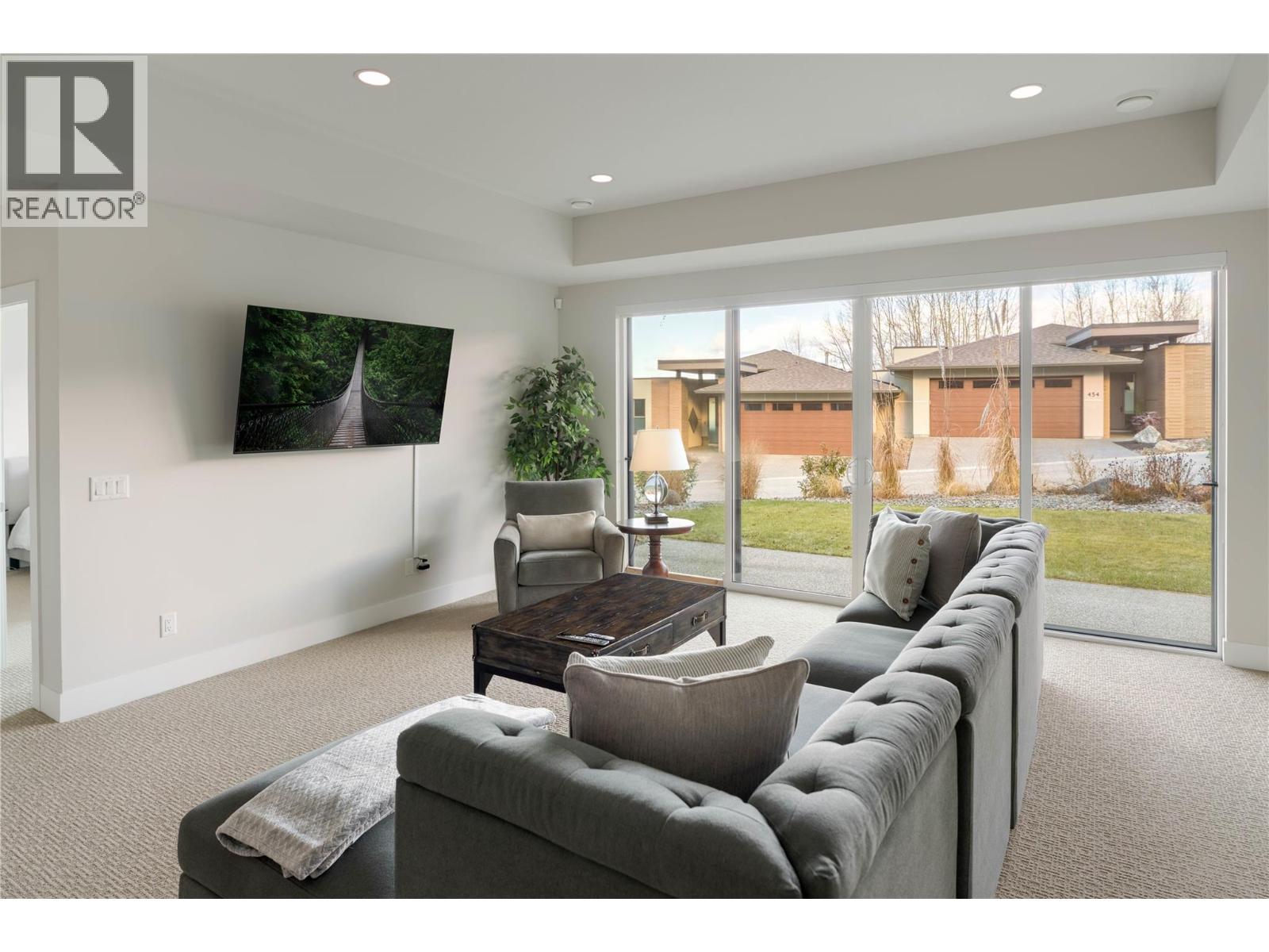  456 Sparrow Hawk Court, Kelowna