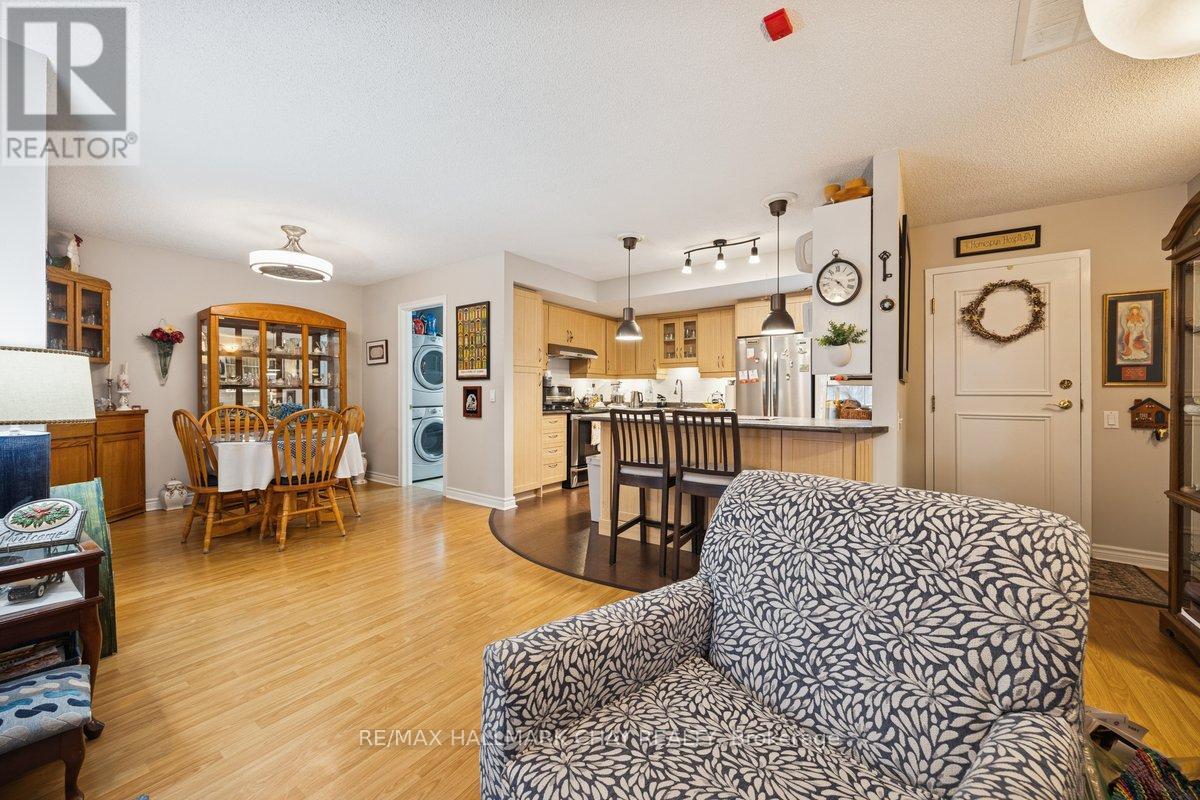#2 77 MILL STREET E - 12