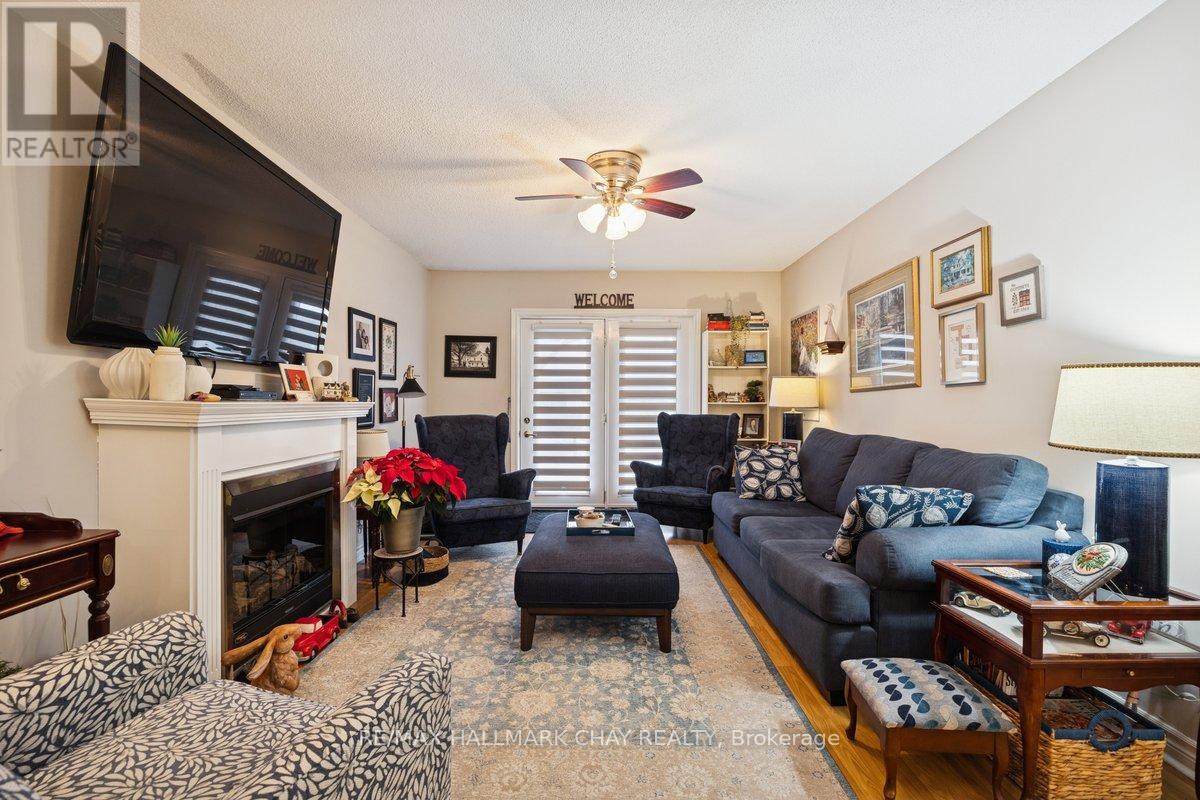 #2 77 MILL STREET E - 14