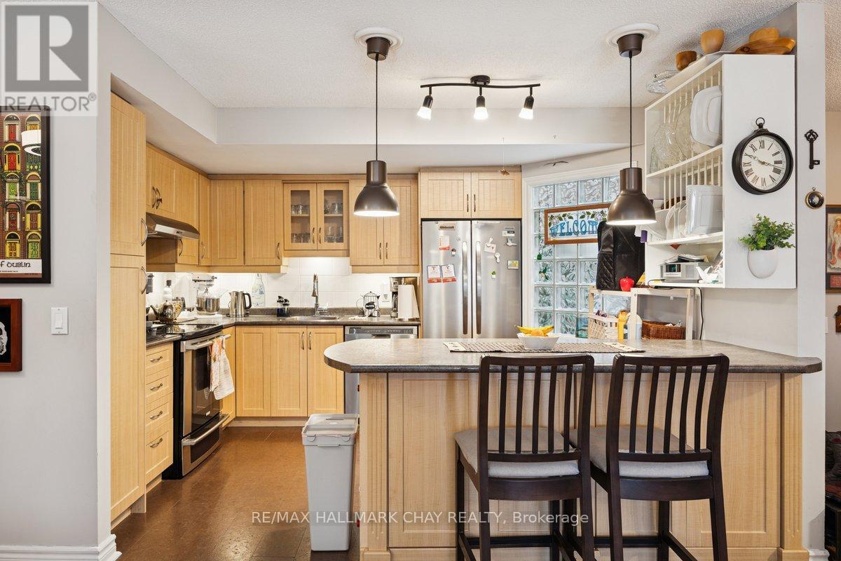 #2 77 MILL STREET E - 15