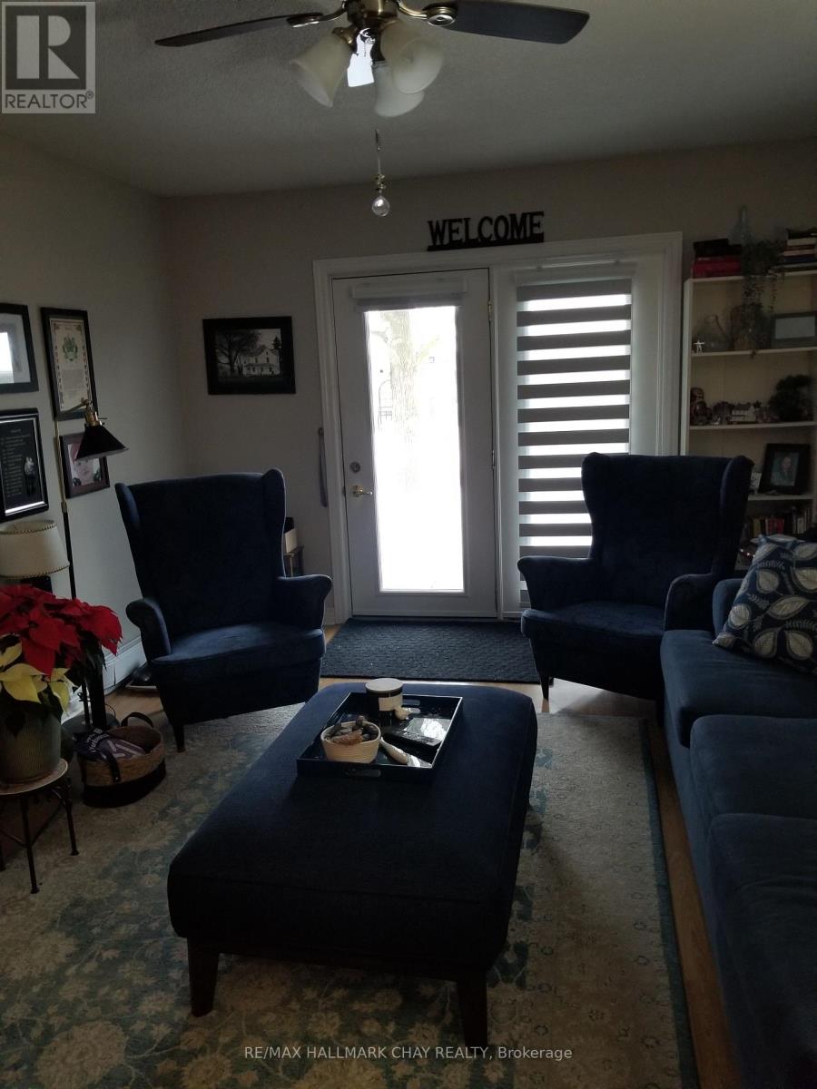#2 77 MILL STREET E - 7